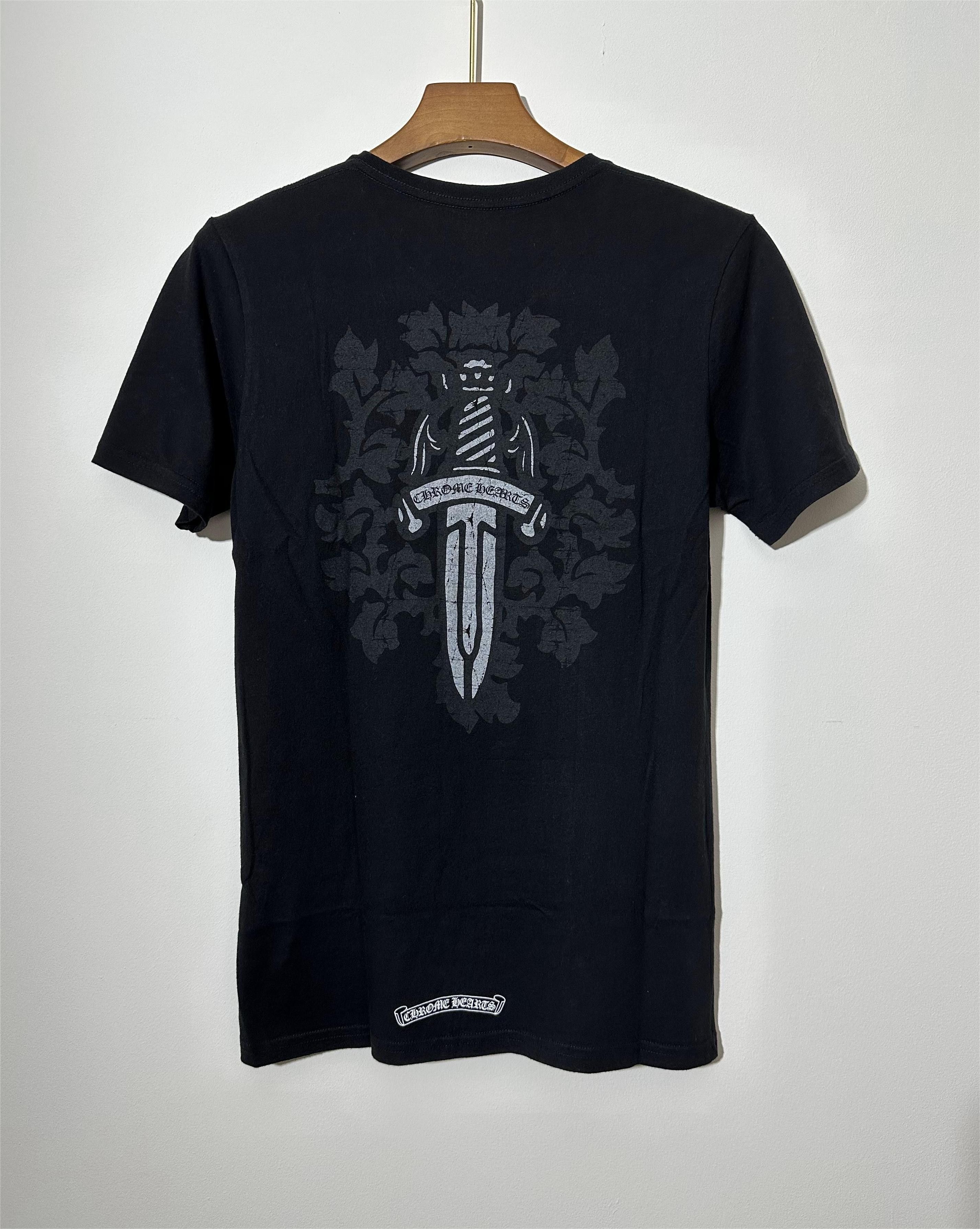 トップス chrome hearts Vneck Tshirt black Chrome Hearts Chrome Hearts V-Neck T-Shirt | Grailed