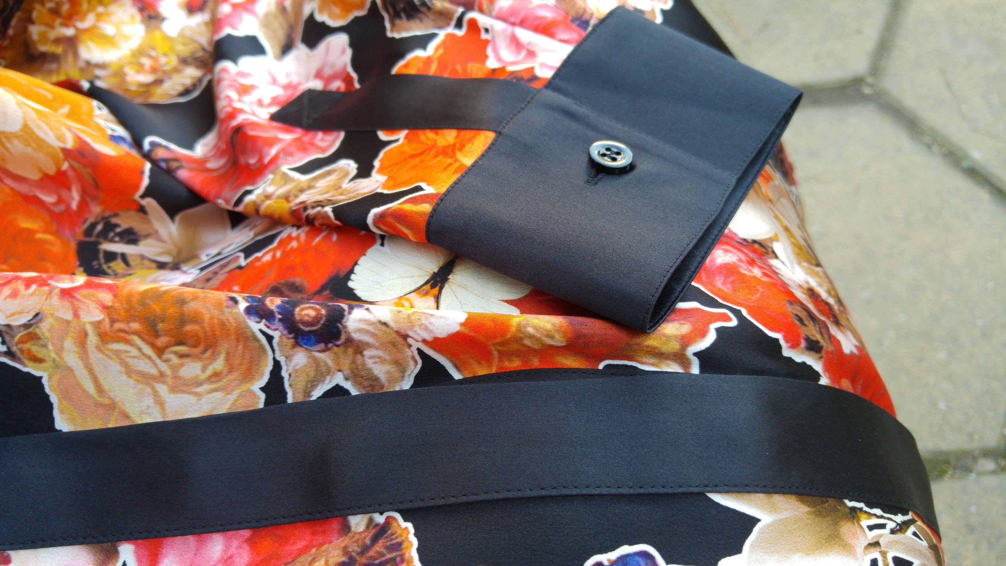 Givenchy $1190 Givenchy Women's Floral Butterfly Silk Satin Shirt Size S / US 4 / IT 40 - 8 Thumbnail