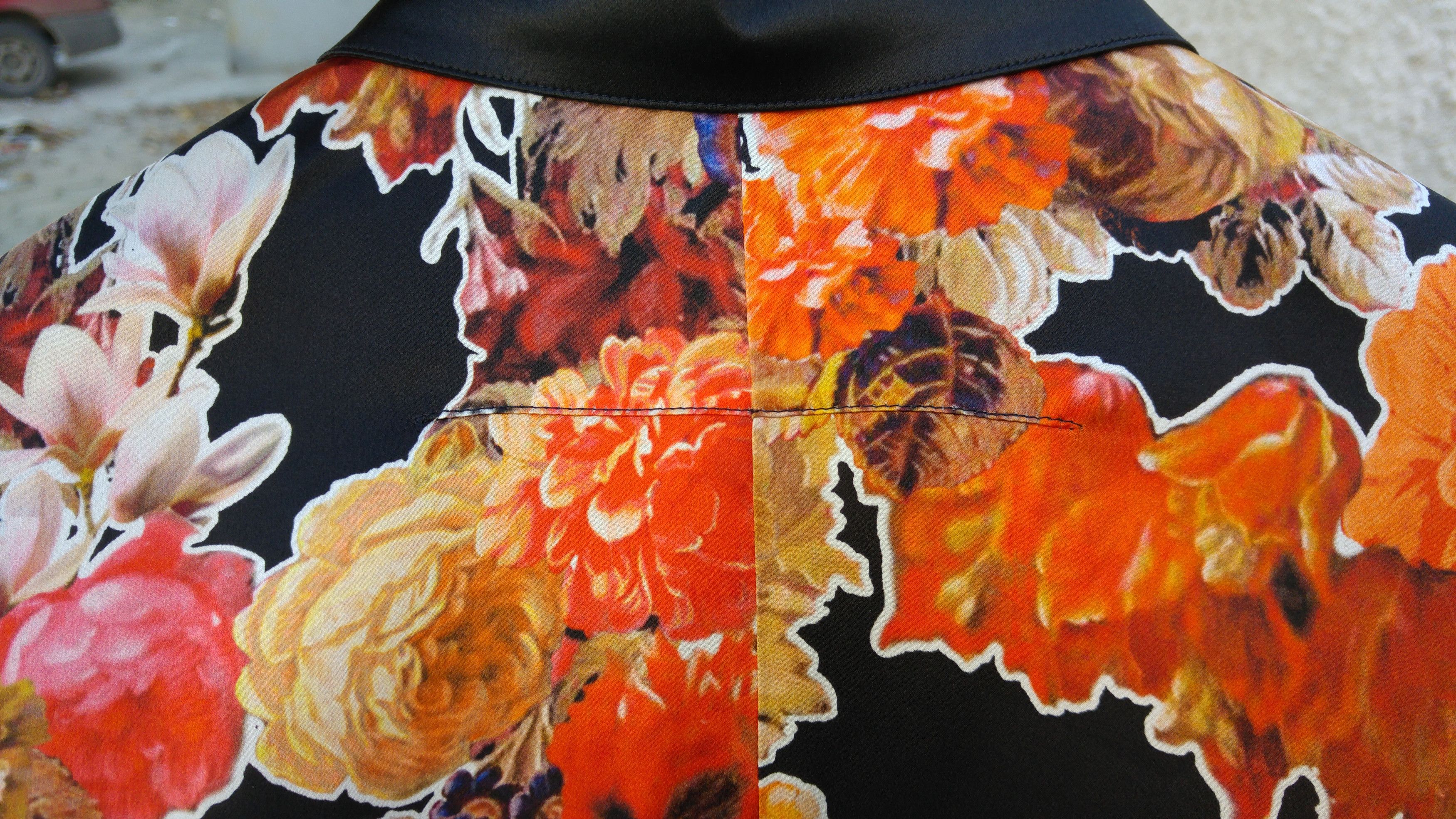 Givenchy $1190 Givenchy Women's Floral Butterfly Silk Satin Shirt Size S / US 4 / IT 40 - 9 Thumbnail