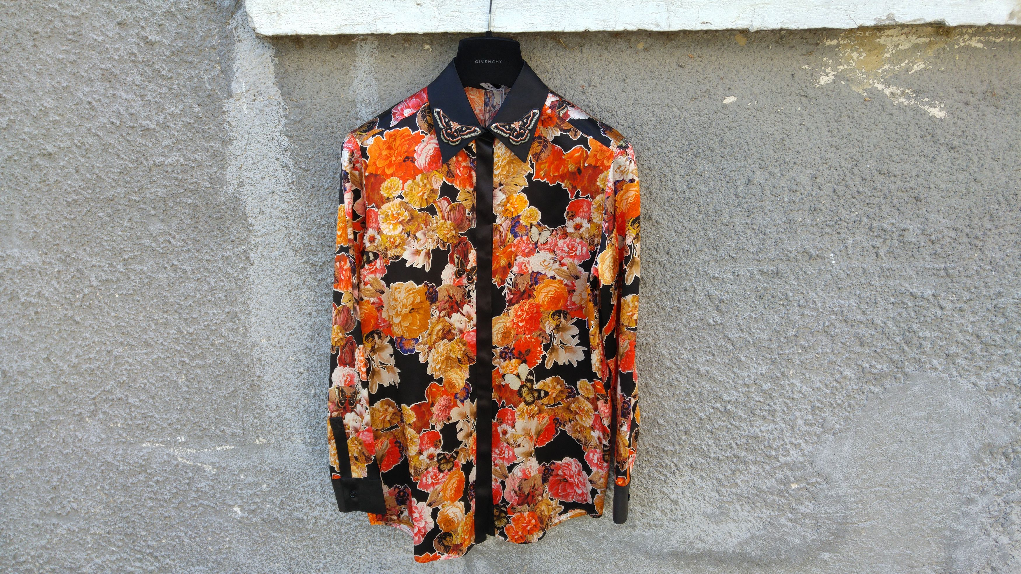 image of $1190 Givenchy Women's Floral Butterfly Silk Satin Shirt (Size Small)