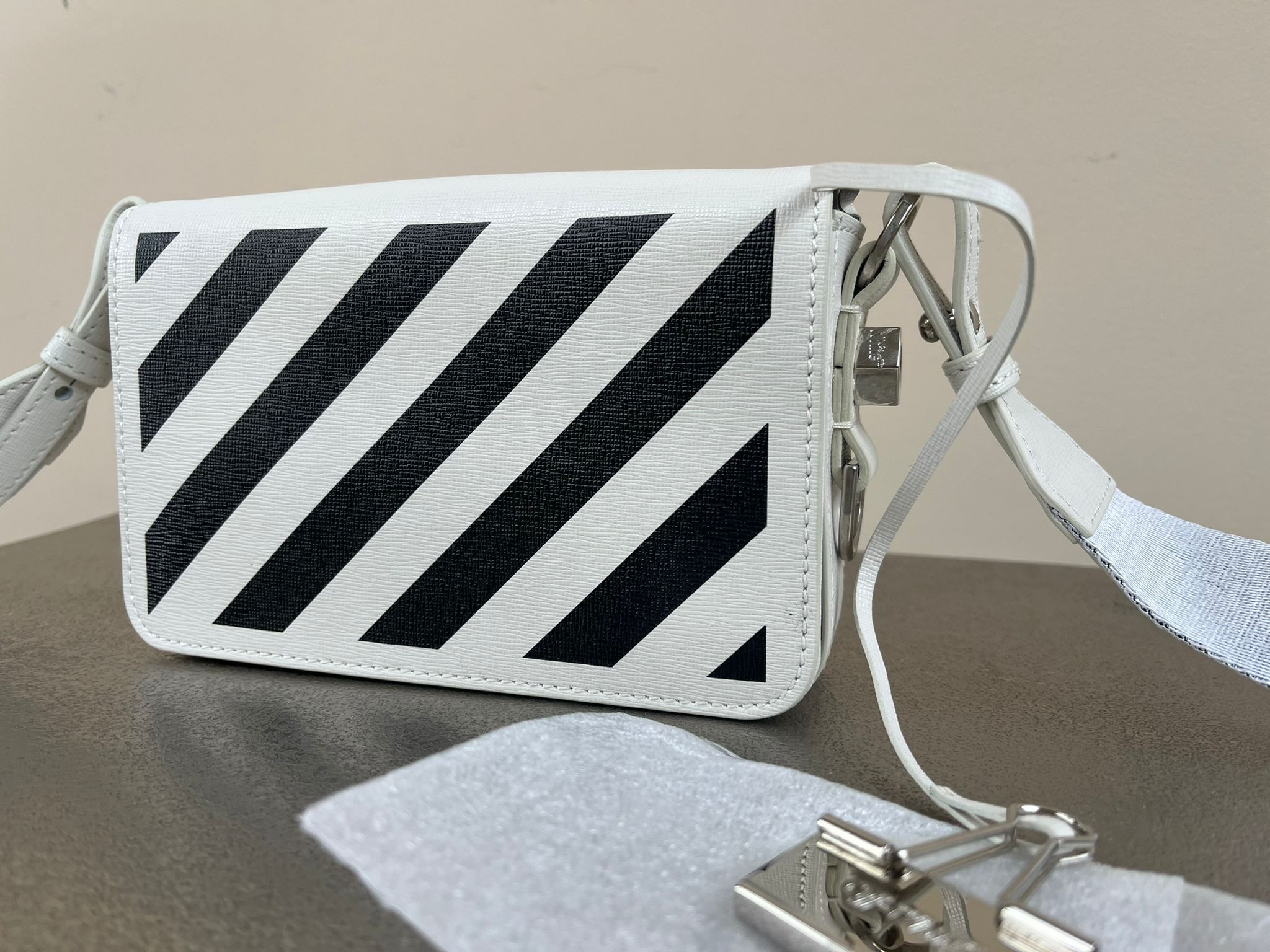 Off-White Binder Clip Diagonals Bags in White Size ONE SIZE - 9 Thumbnail