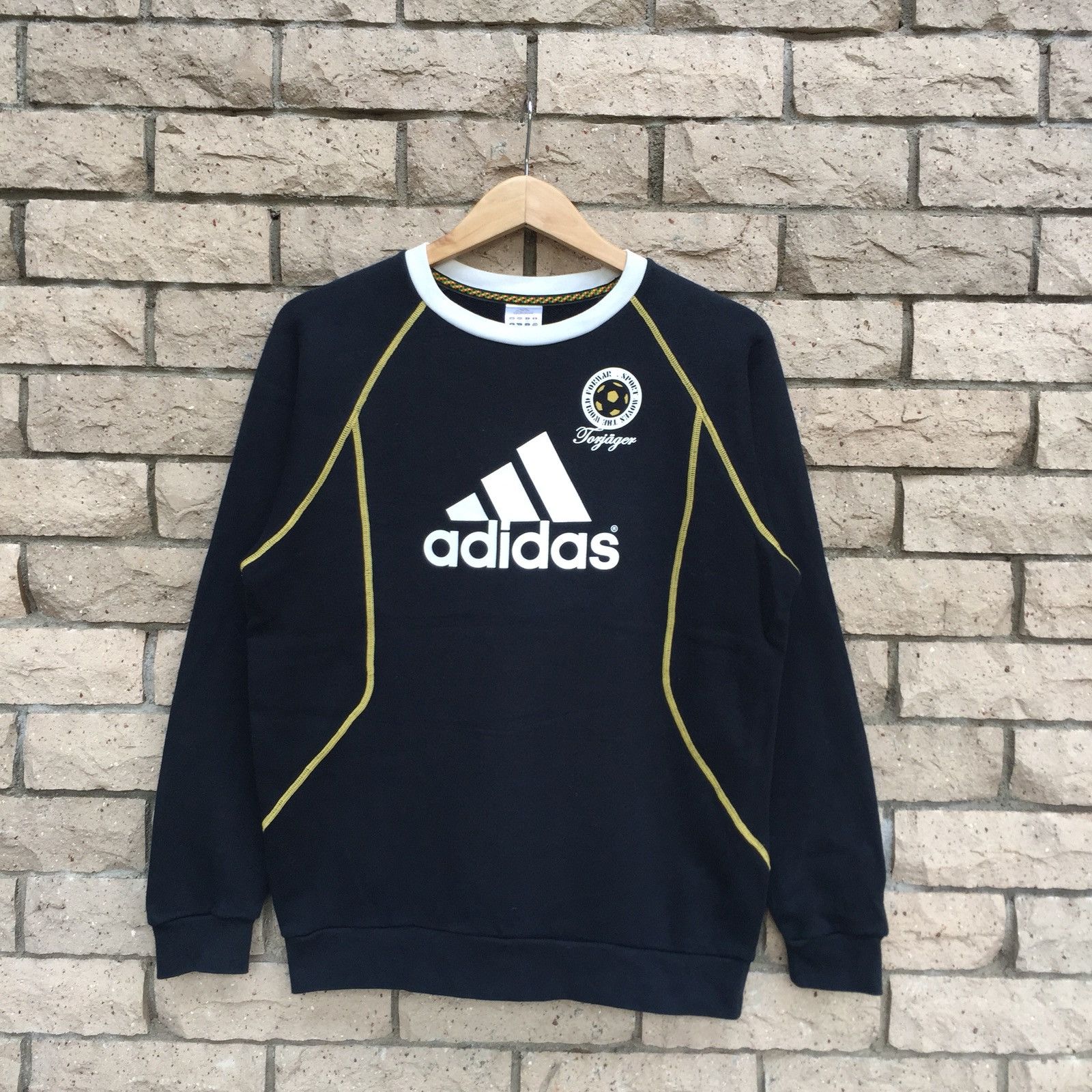 ADIDAS sweatshirt spell out big logo.. vintage sweatshirt.