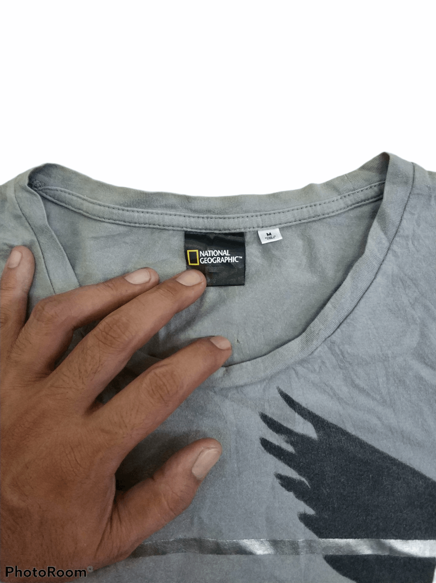 Japanese Brand 🔥National Geographic x Uniqlo Bird Tees Size US M / EU 48-50 / 2 - 3 Thumbnail