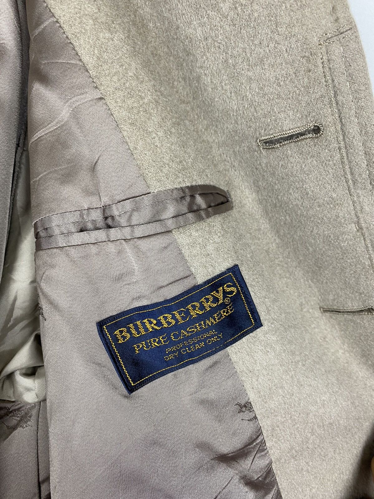 Burberry VINTAGE BURBERRYS LONG COAT- LARGE SIZE Size US L / EU 52-54 / 3 - 10 Thumbnail