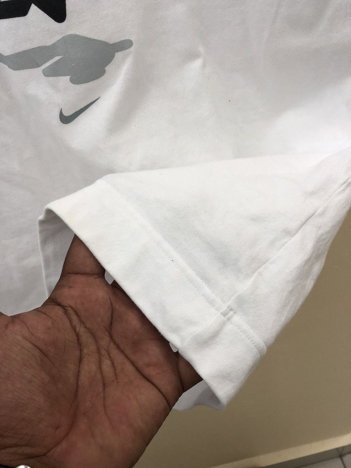 Nike Vintage NIKE centre and back logo white tshirt size M Size US M / EU 48-50 / 2 - 5 Thumbnail