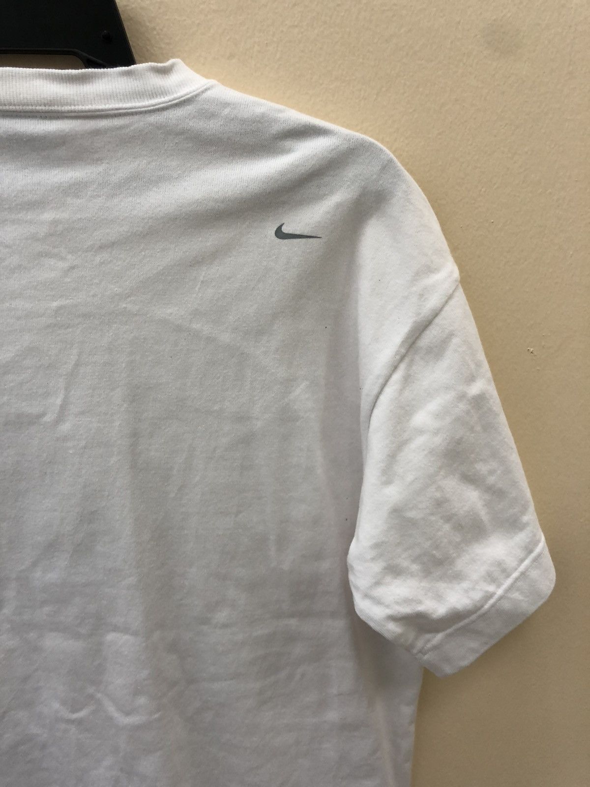 Nike Vintage NIKE centre and back logo white tshirt size M Size US M / EU 48-50 / 2 - 7 Thumbnail