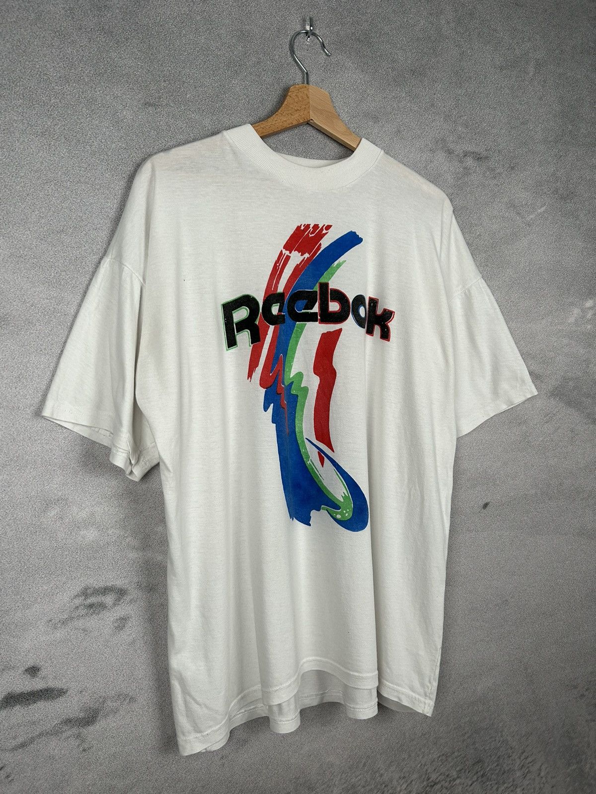 Reebok Vintage Reebok Graphic Tee Sportswear Retro Size US L / EU 52-54 / 3 - 4 Thumbnail