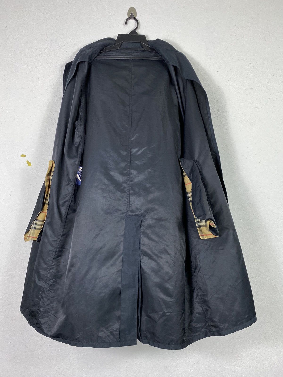 image of Burberry Transcoat Novacheck Pocket Design in Navy Blue, Men's (Size Large)