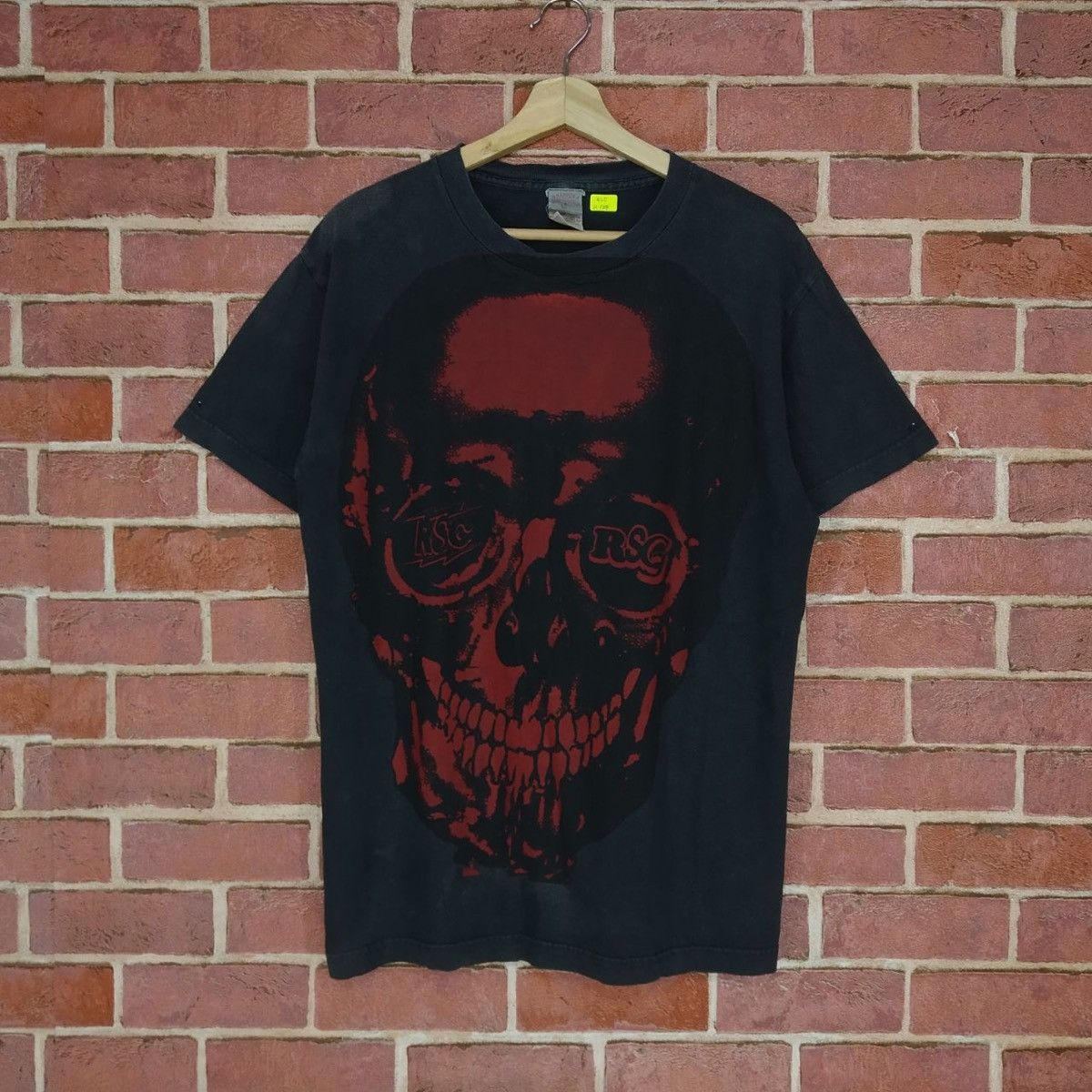 Japanese Brand Vintage RNA Inc Big Print Skulls RSC Japanese Brand T-shirt Size US M / EU 48-50 / 2 - 1 Thumbnail