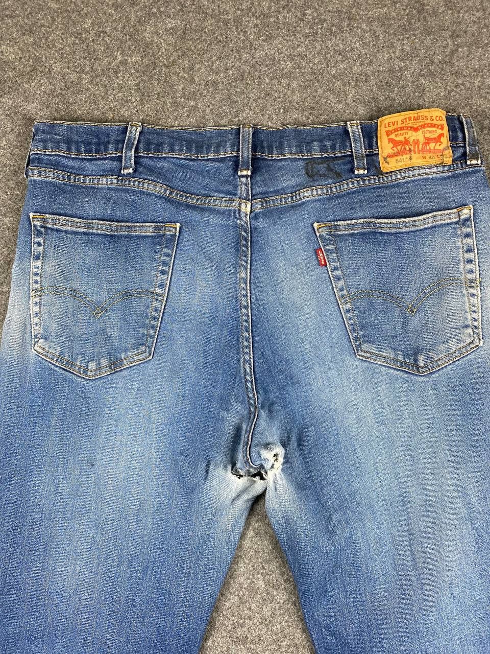 Levi's levis 541 athletic fit waterless distressed denim Size US 40 / EU 56 - 3 Thumbnail