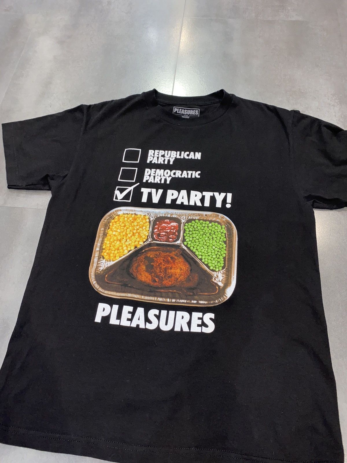 Pleasures DS! Pleasures TV Party Big Logo Black T-Shirt Size US M / EU 48-50 / 2 - 9 Thumbnail
