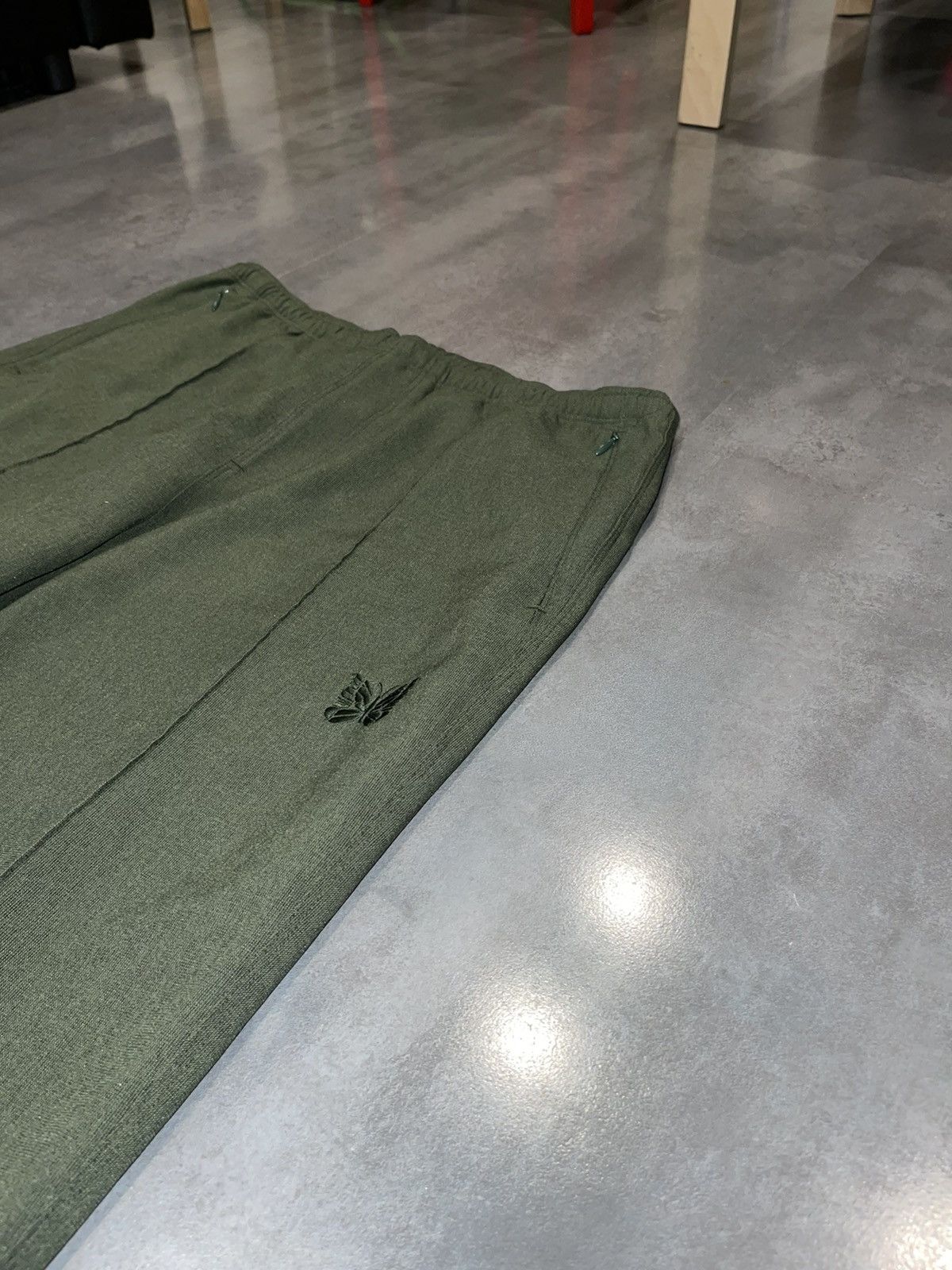 Needles Needles Butterfly Logo Swamp Green Thin Sweatpants Joggers Size US 32 / EU 48 - 15 Thumbnail