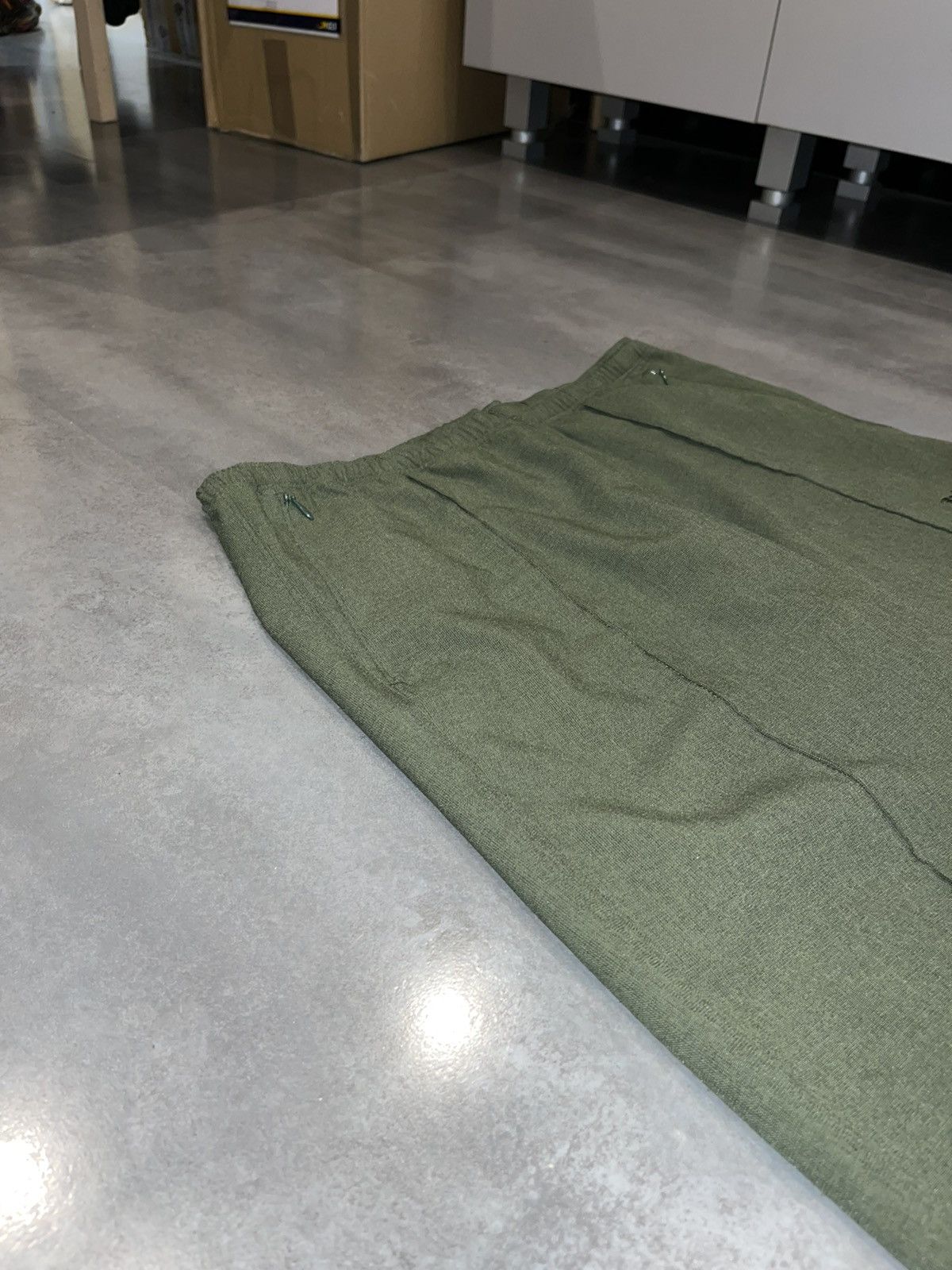 Needles Needles Butterfly Logo Swamp Green Thin Sweatpants Joggers Size US 32 / EU 48 - 13 Thumbnail