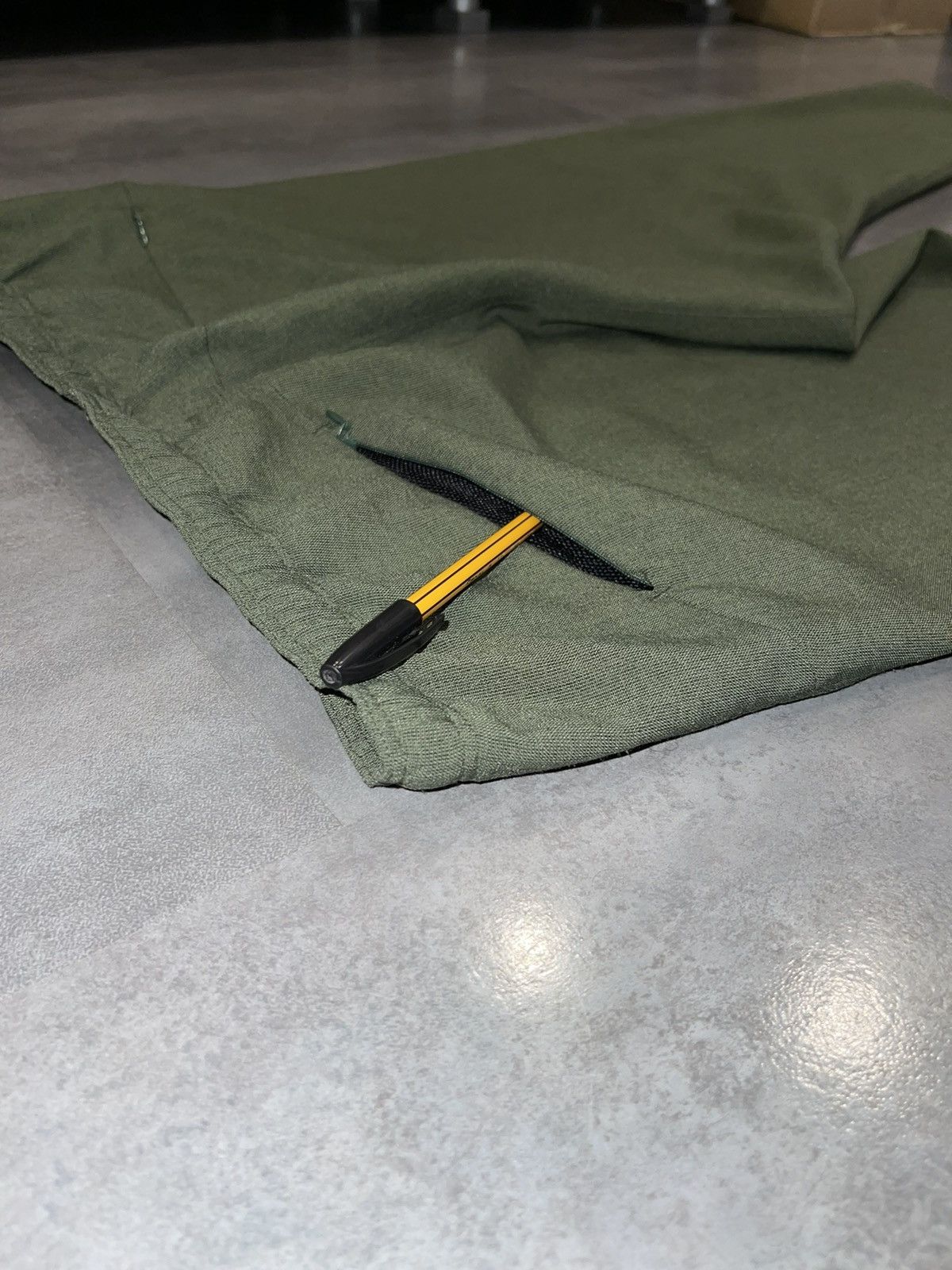 Needles Needles Butterfly Logo Swamp Green Thin Sweatpants Joggers Size US 32 / EU 48 - 18 Thumbnail