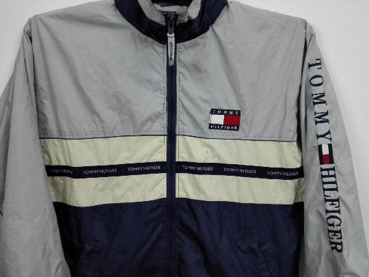 Tommy Hilfiger Vintage Tommy Hilfiger Big Logo Windbreaker Size US L / EU 52-54 / 3 - 4 Thumbnail