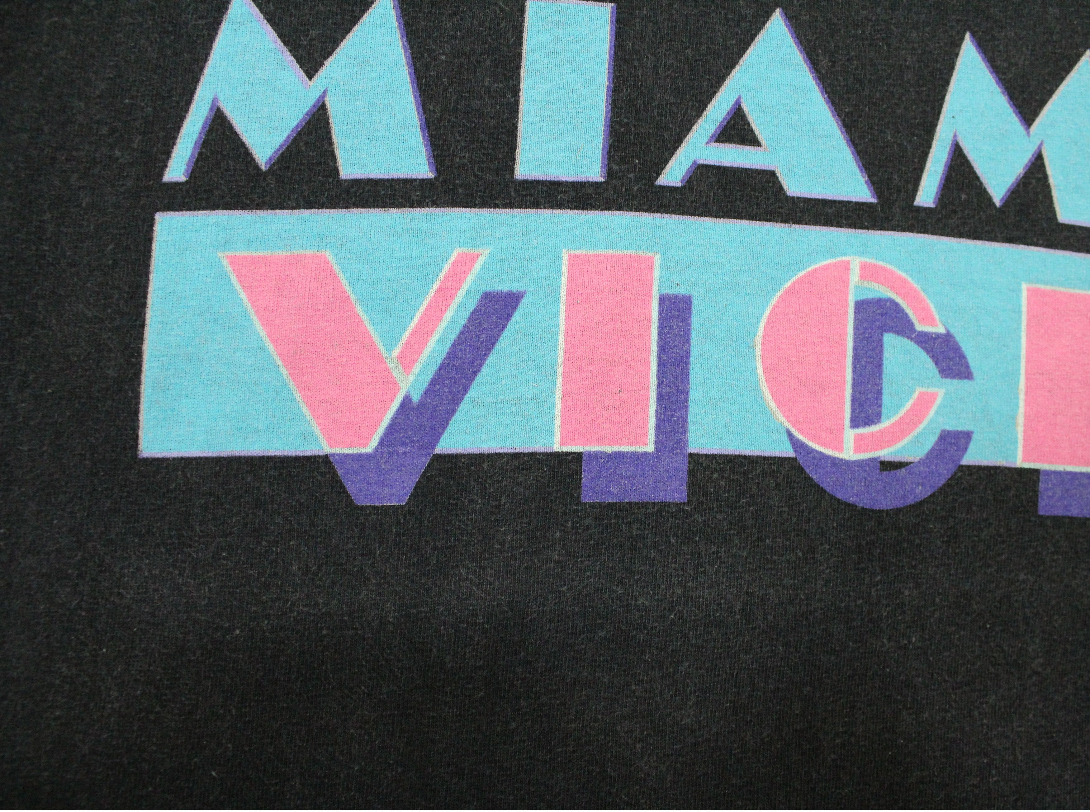Vintage Vintage MIAMI VICE T Shirt Universal Studios Faded Black Size US L / EU 52-54 / 3 - 5 Thumbnail