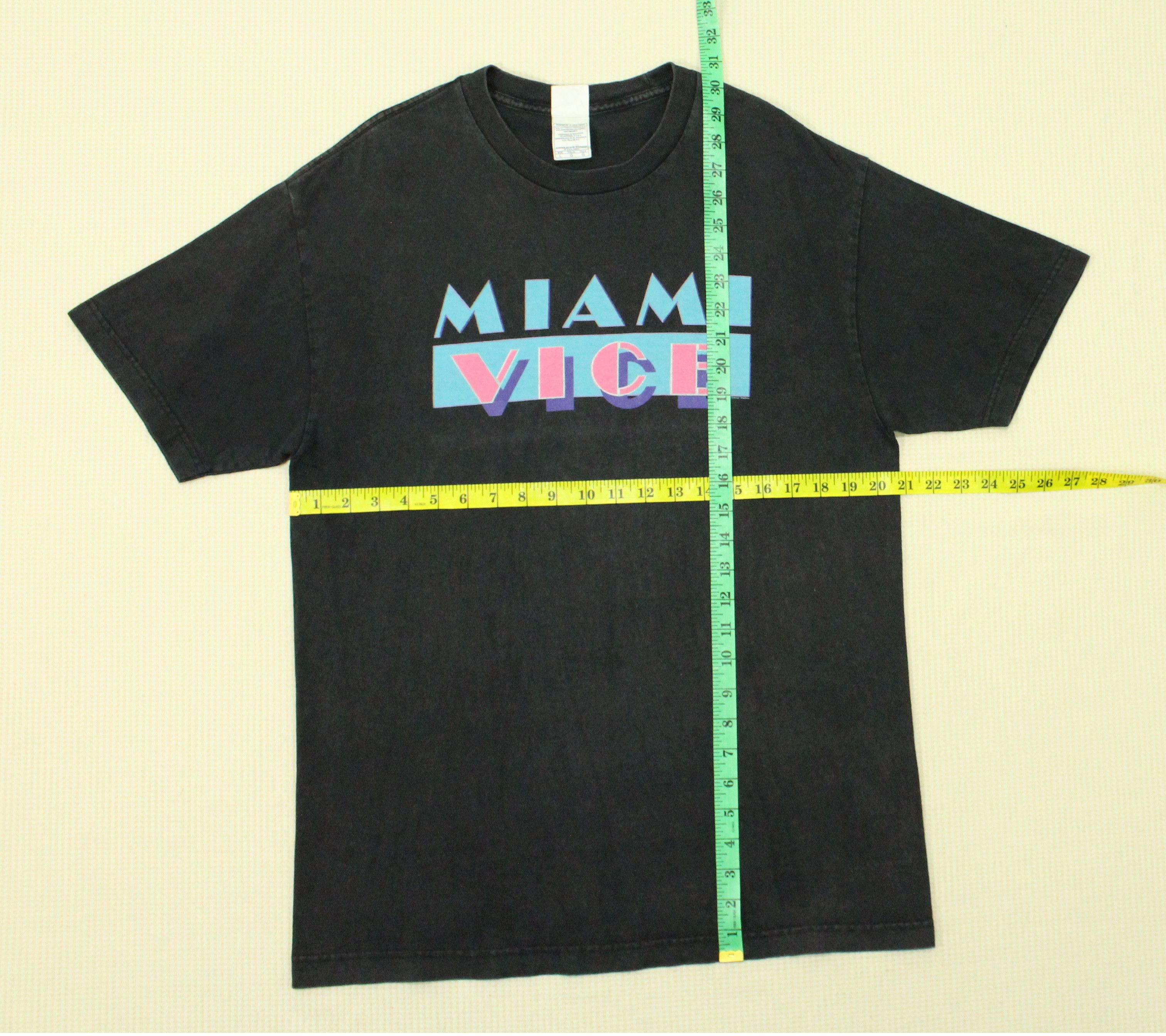 Vintage Vintage MIAMI VICE T Shirt Universal Studios Faded Black Size US L / EU 52-54 / 3 - 11 Thumbnail
