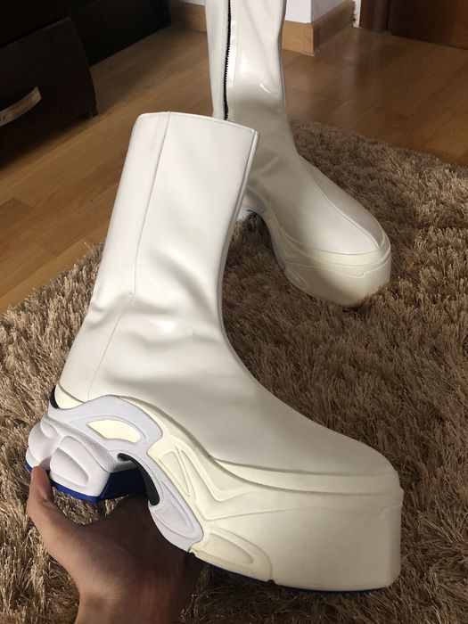 Ozweego ss19 hot sale