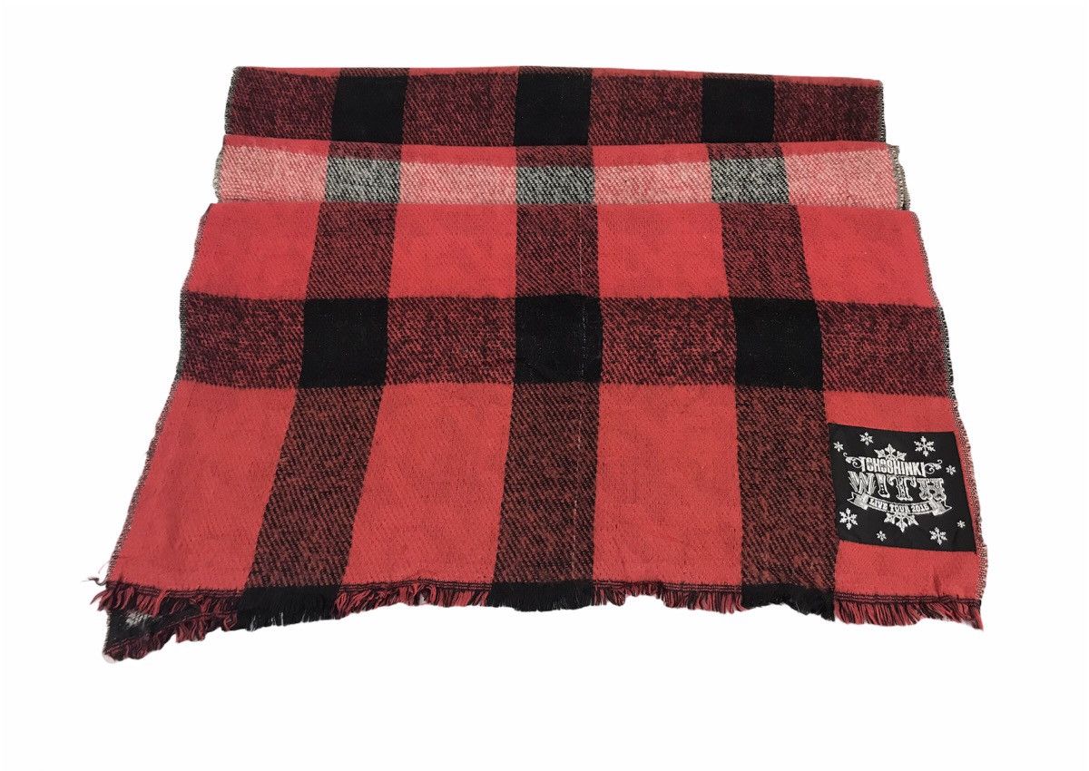 Japanese Brand × Other Vintage Tohoshinki With Live Tour Japanese Artist Studio Size ONE SIZE - 1 Thumbnail