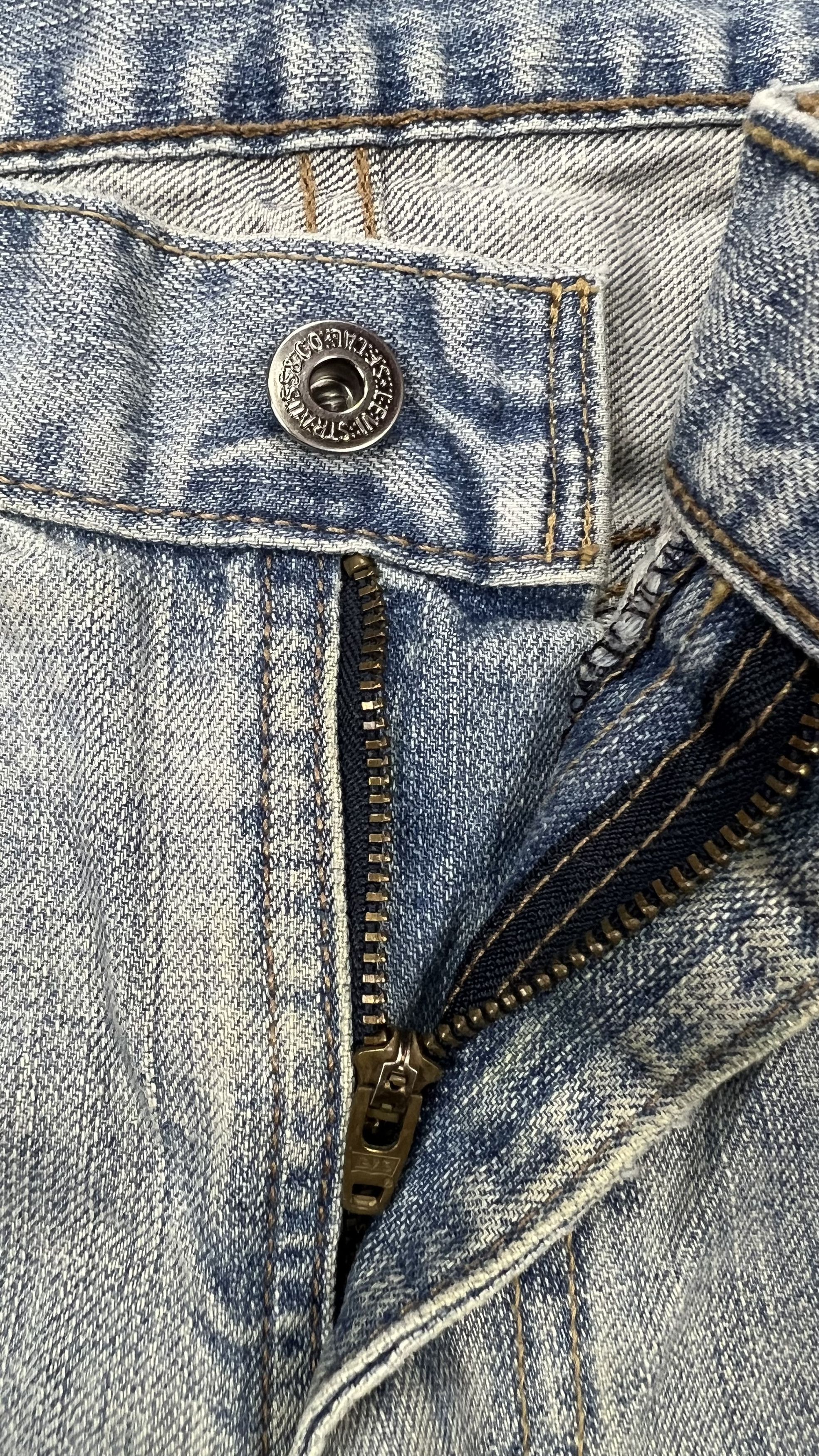 Levi's × Vintage Distressed Vintage Levi's 527 Bootcut Jeans Size US 34 / EU 50 - 12 Thumbnail