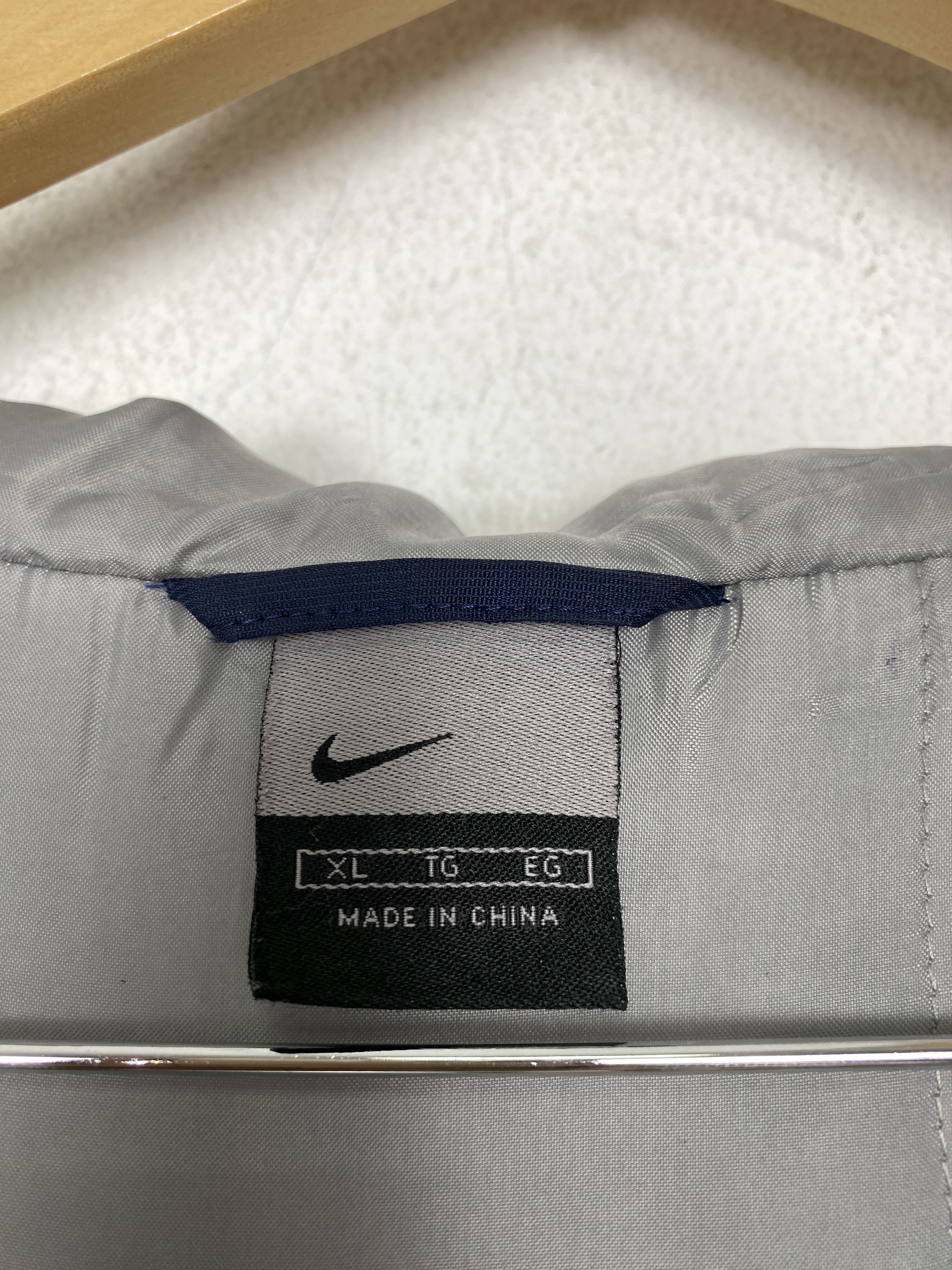 Nike Vintage NIKE Hoodie Zip Up Sport Jacket Size US XL / EU 56 / 4 - 17 Thumbnail