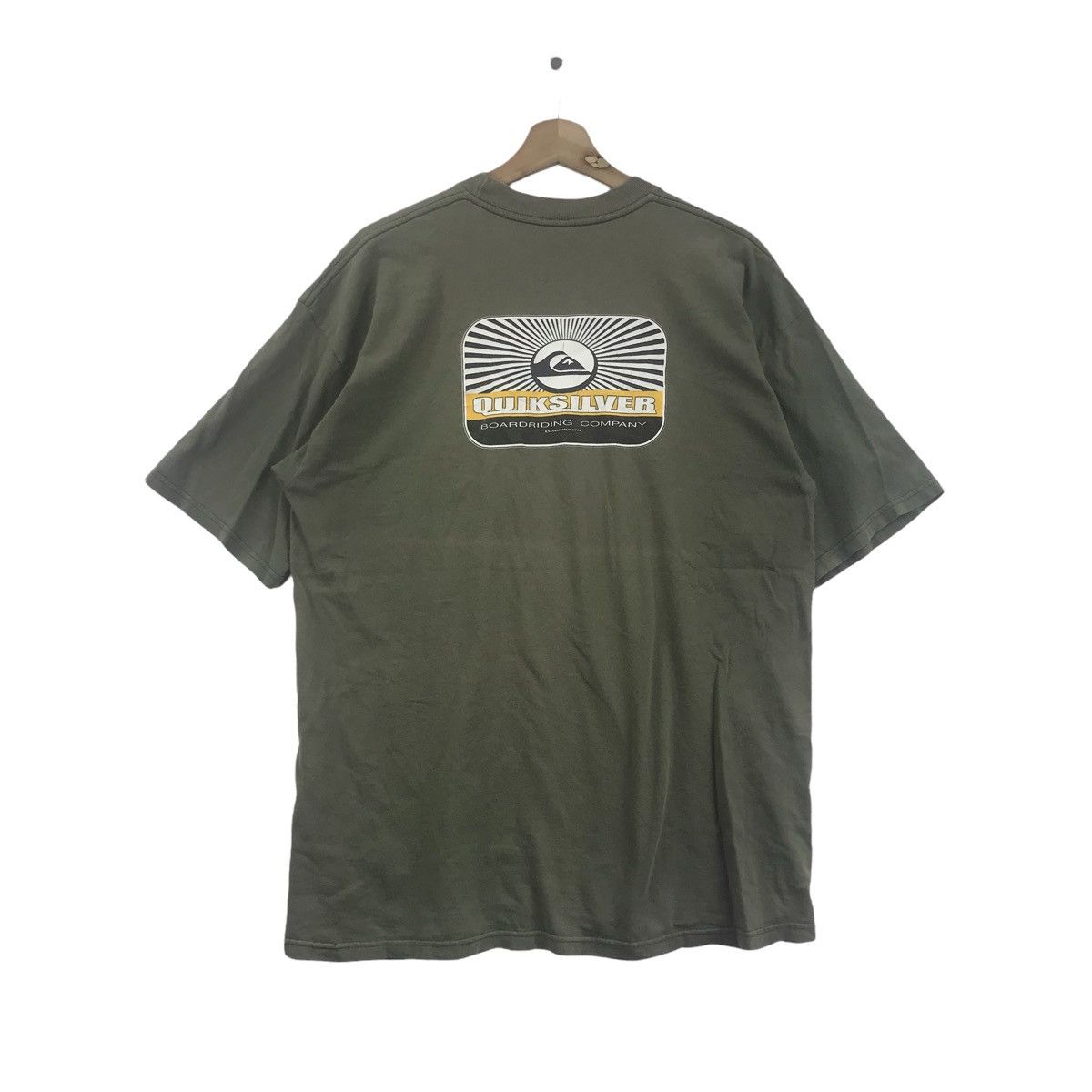 Quiksilver Vintage 90s QUIKSILVER USA Surf Board Hawaii Beach T Shirt Size US S / EU 44-46 / 1 - 1 Thumbnail