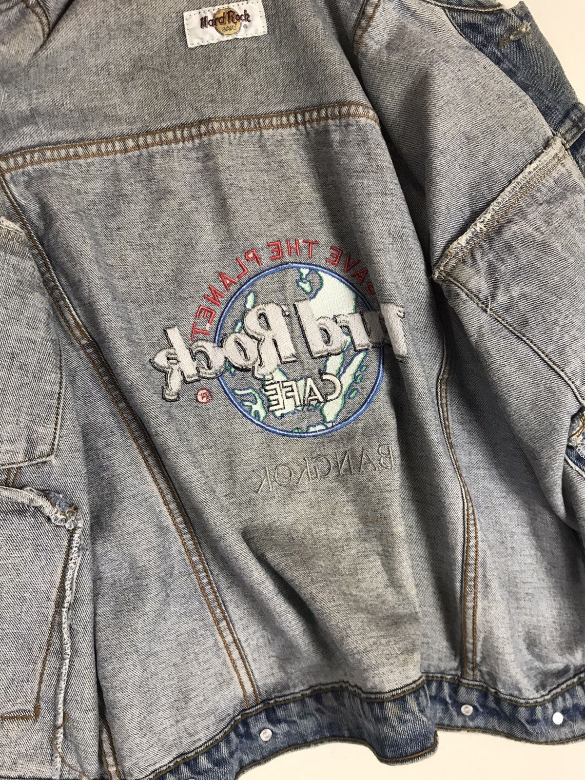Hard Rock Cafe Vintage Hard Rock Cafe Bangkok Denim Trucker Jacket Size US M / EU 48-50 / 2 - 19 Thumbnail