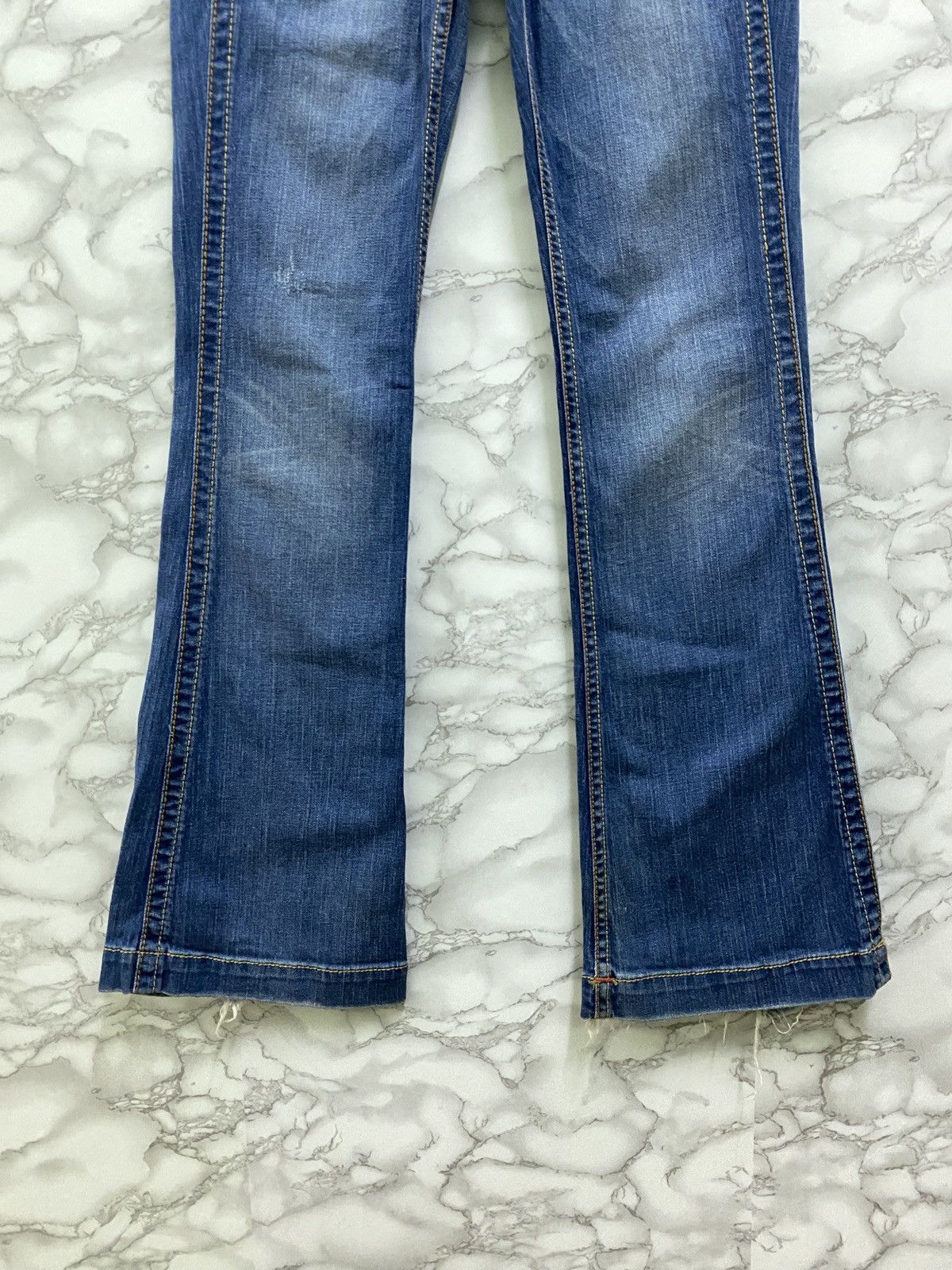 True Religion × Vintage Vintage TRUE RELIGION Sammy Big T Flared Denim Jeans Size US 28 / EU 44 - 5 Thumbnail