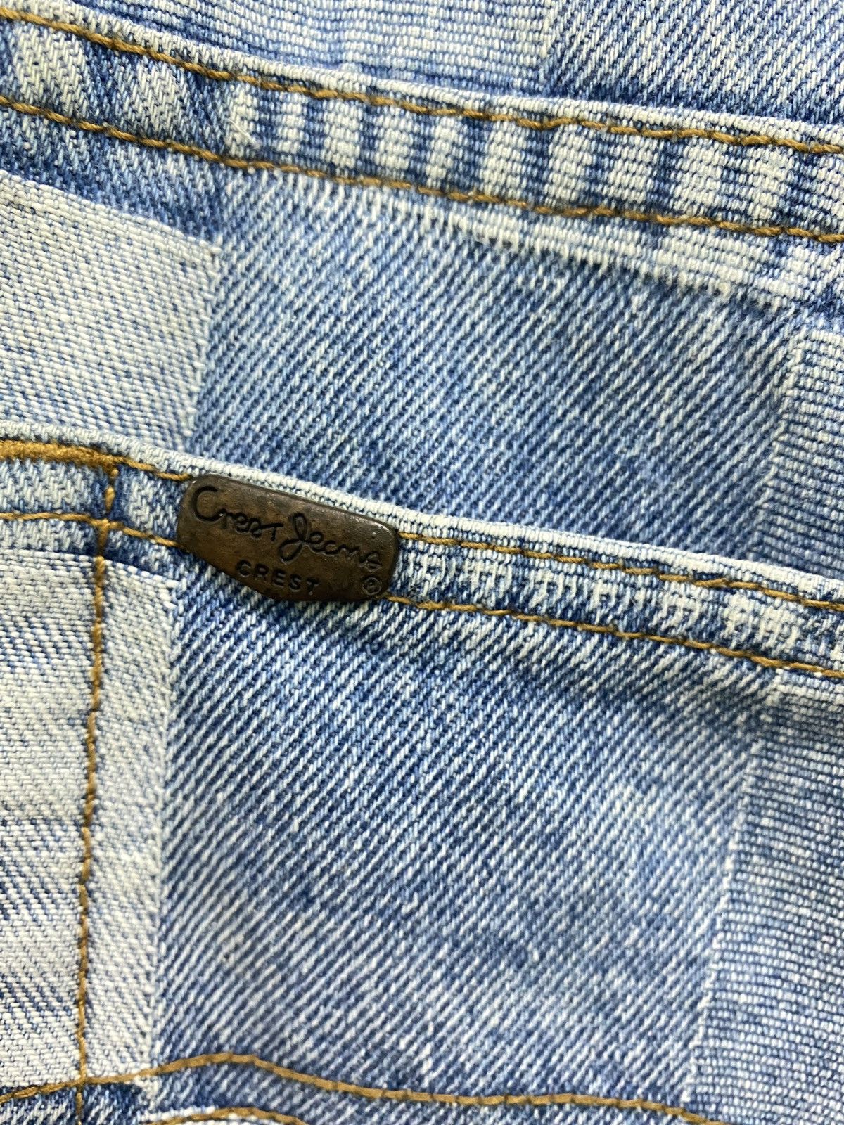 Designer FAMOUS CREST JEANS CHECKED DENIM PANTS Size US 29 - 14 Thumbnail