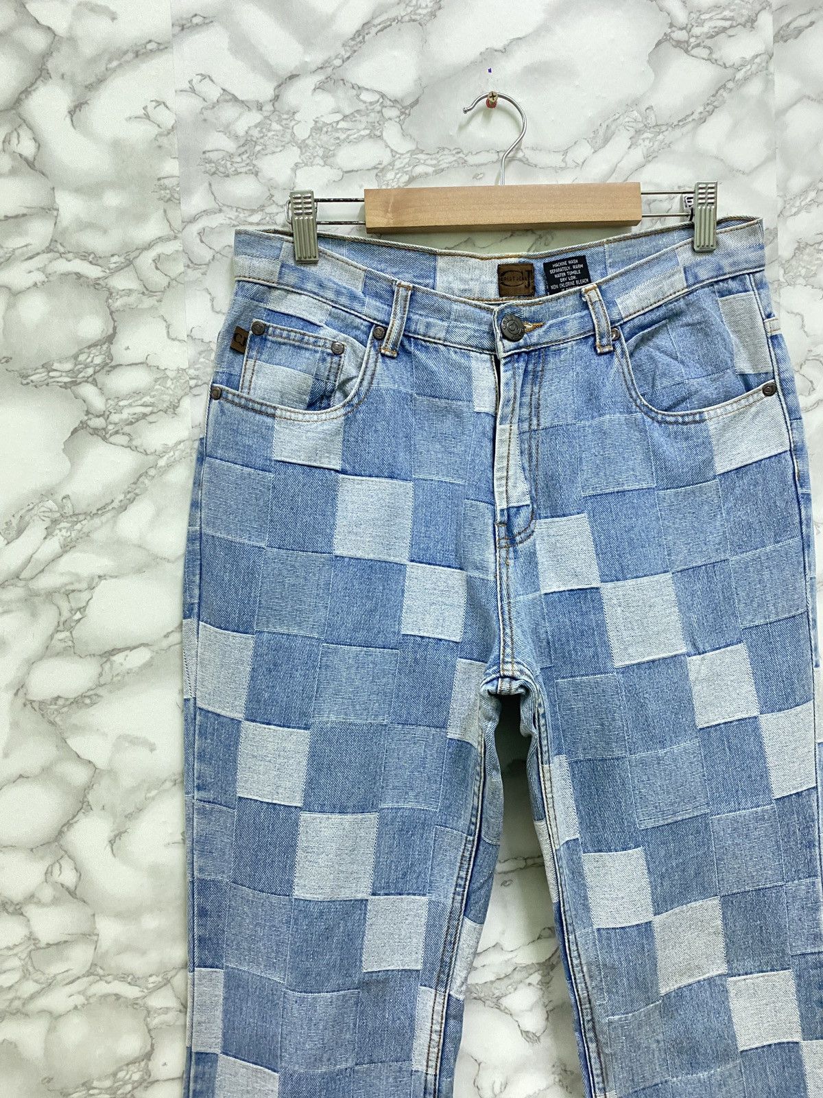 Designer FAMOUS CREST JEANS CHECKED DENIM PANTS Size US 29 - 4 Thumbnail