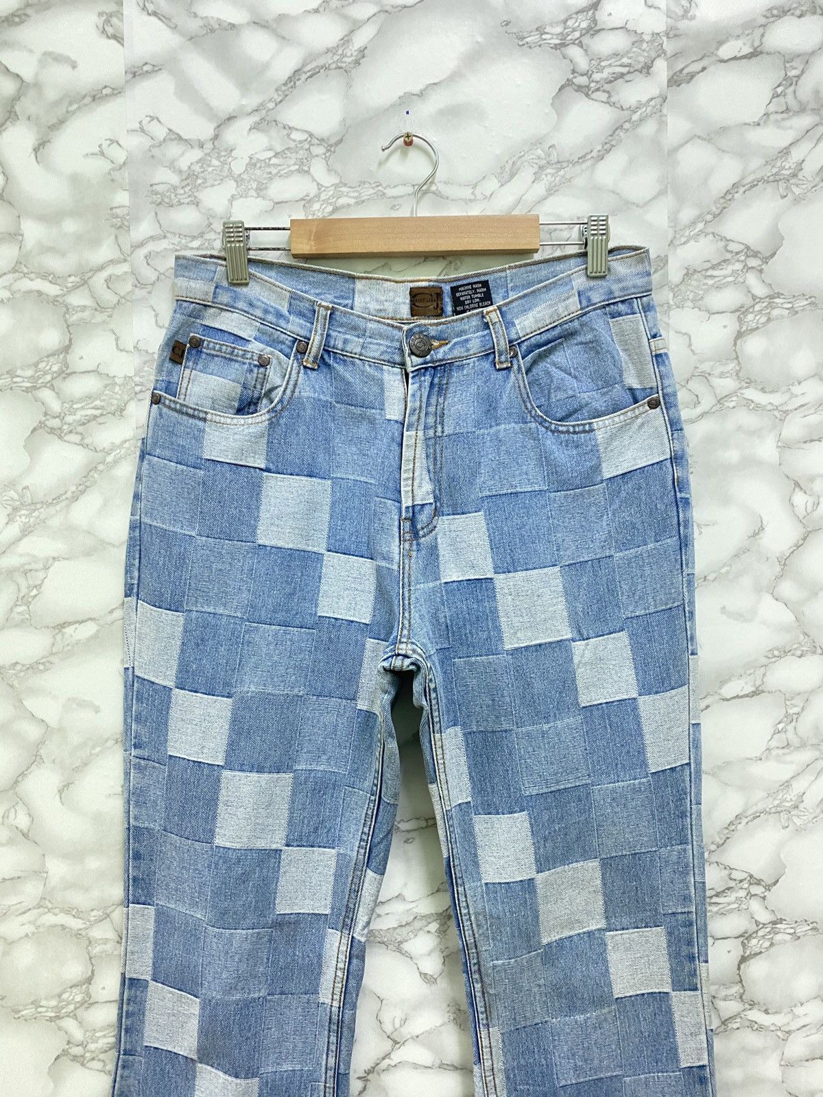Designer FAMOUS CREST JEANS CHECKED DENIM PANTS Size US 29 - 3 Thumbnail