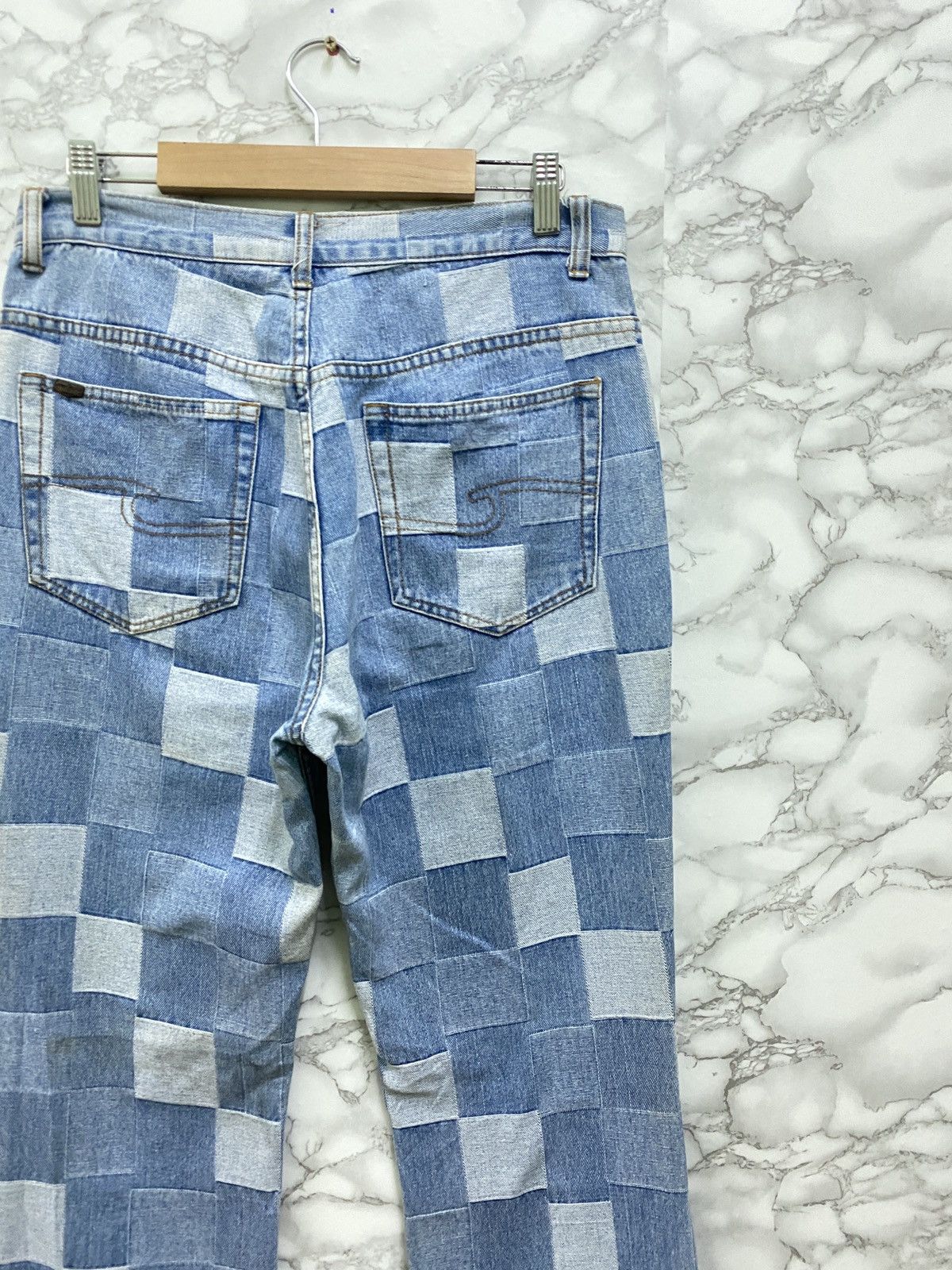Designer FAMOUS CREST JEANS CHECKED DENIM PANTS Size US 29 - 12 Thumbnail