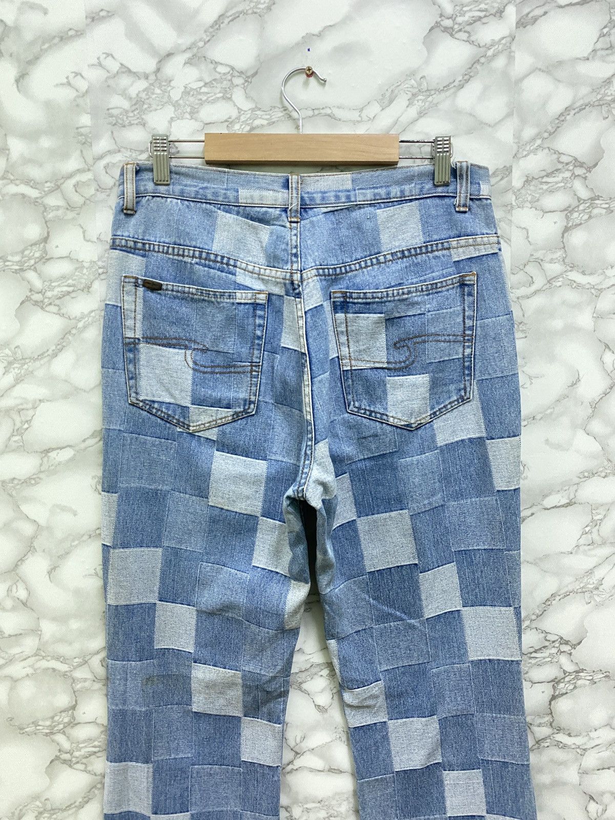 Designer FAMOUS CREST JEANS CHECKED DENIM PANTS Size US 29 - 10 Thumbnail