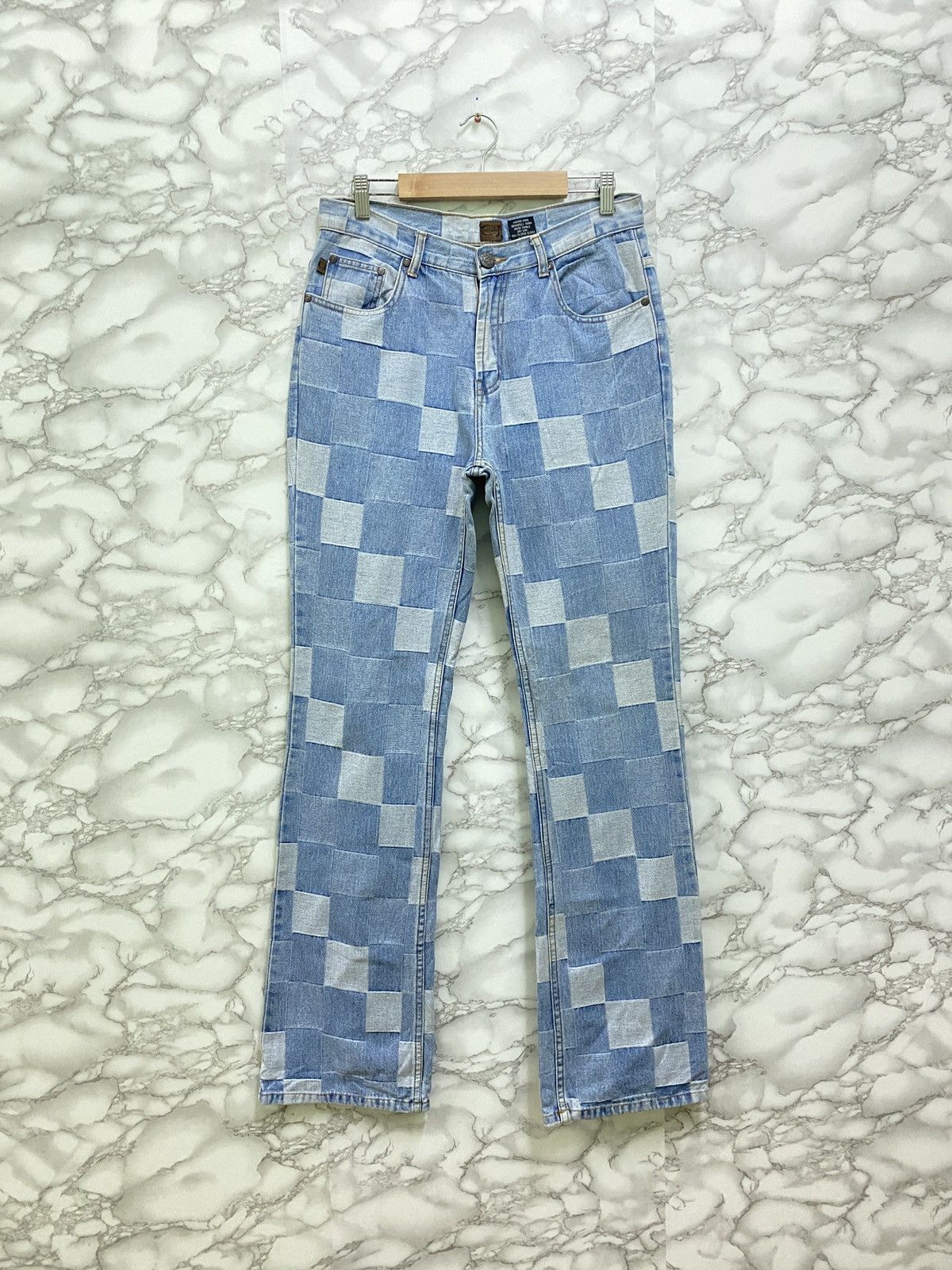 Designer FAMOUS CREST JEANS CHECKED DENIM PANTS Size US 29 - 1 Thumbnail