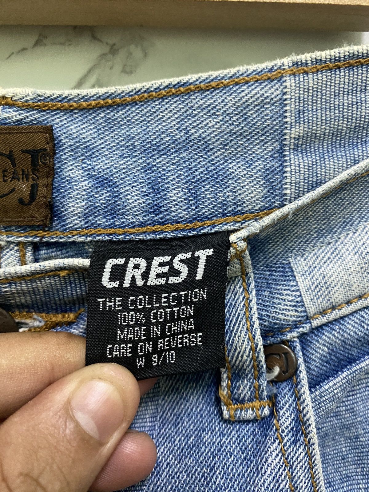 Designer FAMOUS CREST JEANS CHECKED DENIM PANTS Size US 29 - 9 Thumbnail