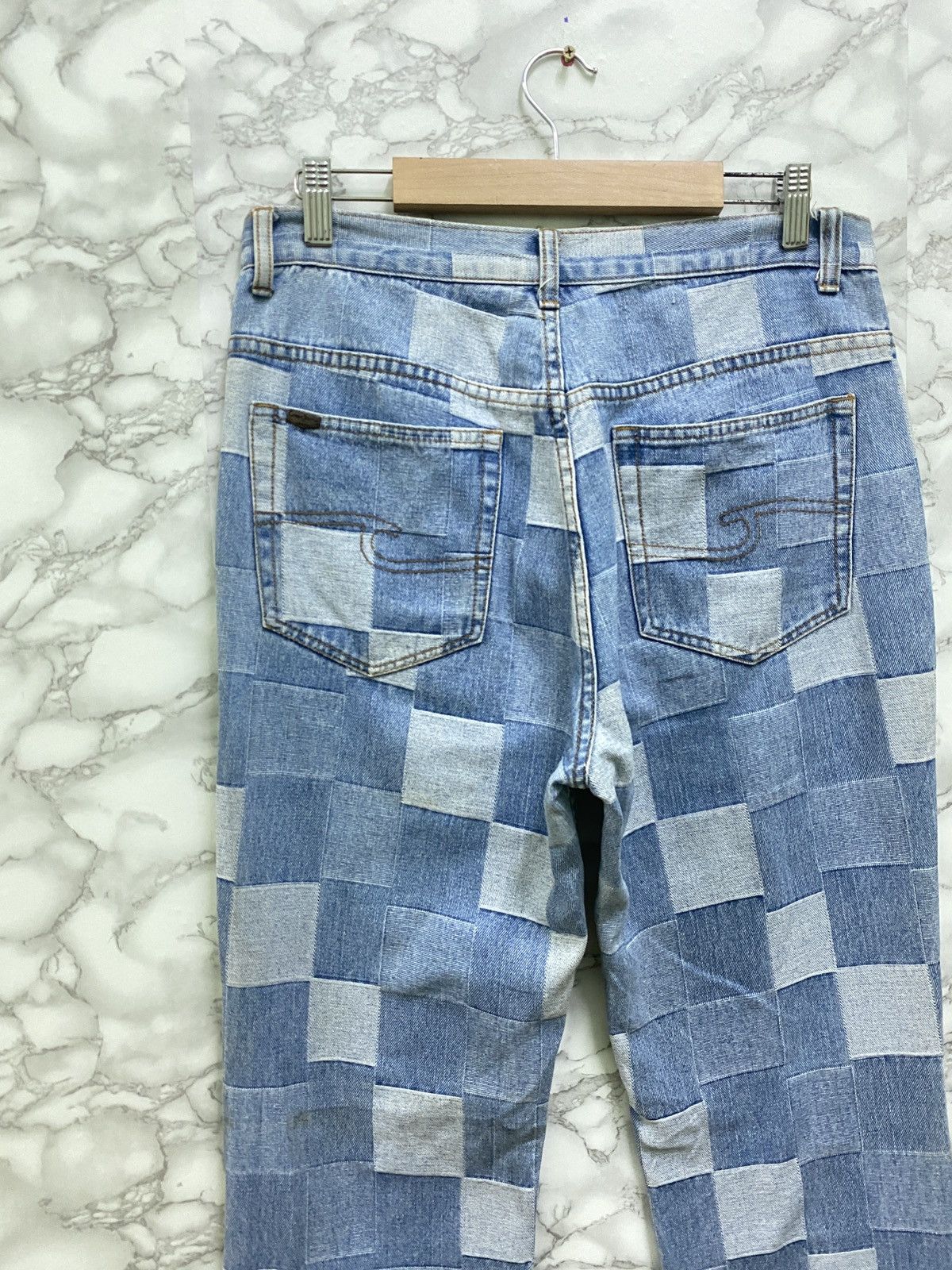 Designer FAMOUS CREST JEANS CHECKED DENIM PANTS Size US 29 - 11 Thumbnail