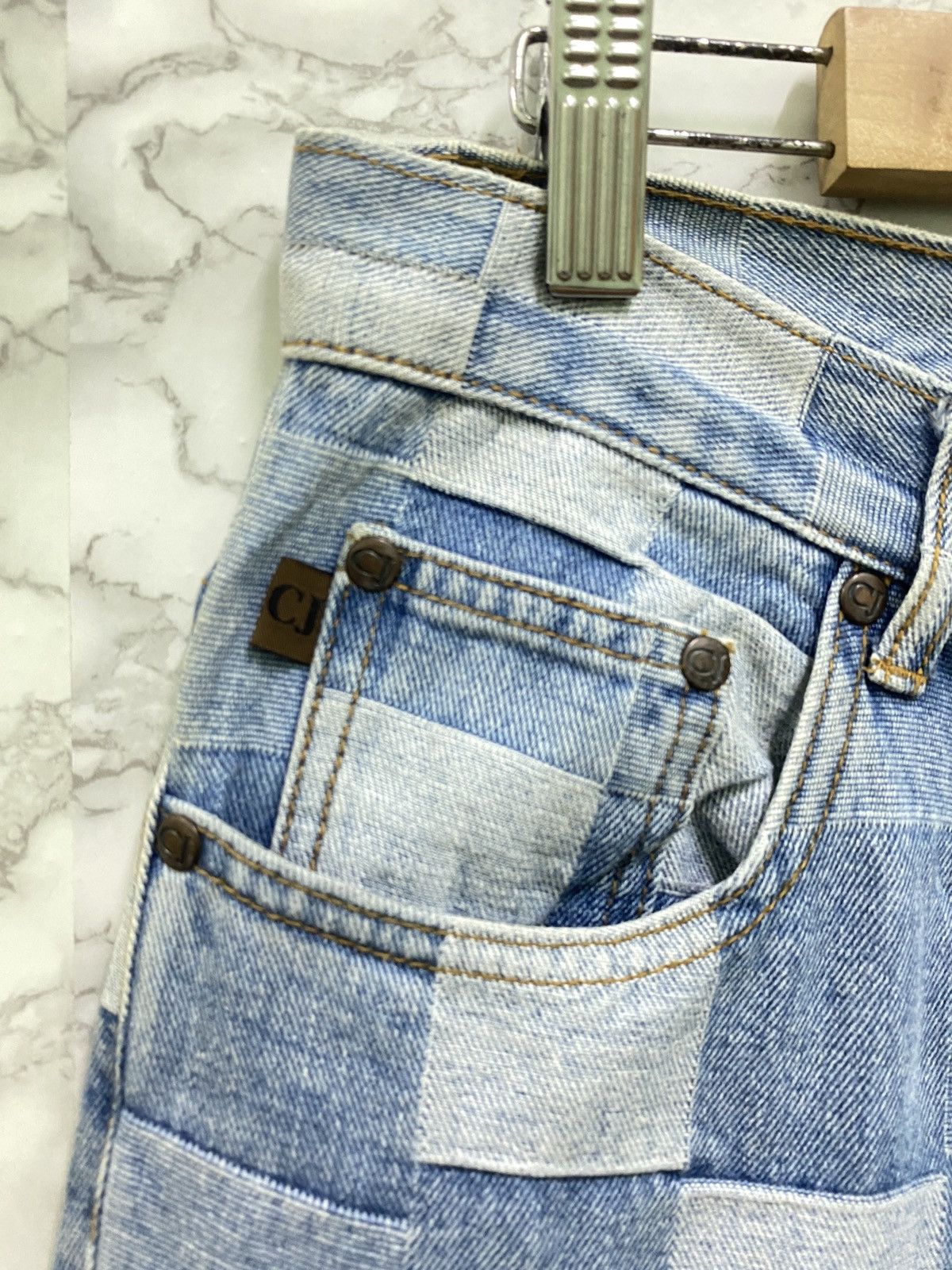 Designer FAMOUS CREST JEANS CHECKED DENIM PANTS Size US 29 - 8 Thumbnail
