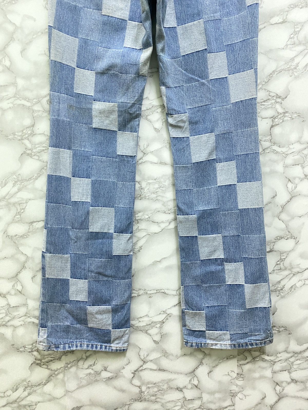 Designer FAMOUS CREST JEANS CHECKED DENIM PANTS Size US 29 - 13 Thumbnail