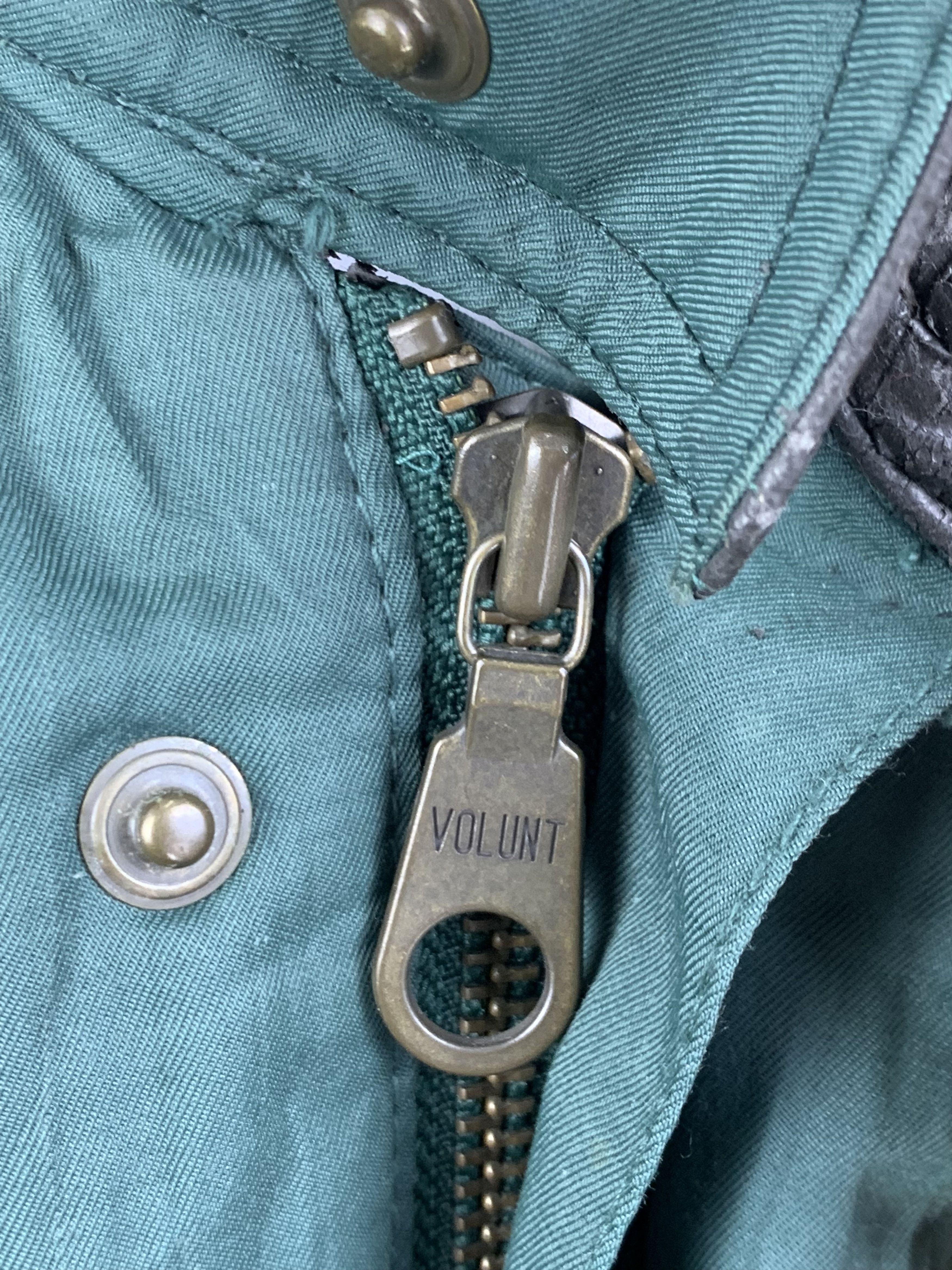 Japanese Brand Vintage VOLUNT Zip Up Green Bomber Jacket Size US L / EU 52-54 / 3 - 14 Thumbnail