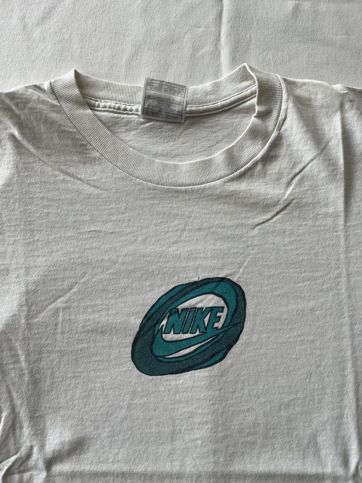 Nike Vintage 90s Nike The Universal Language of Sports White Tee Size US S / EU 44-46 / 1 - 4 Thumbnail