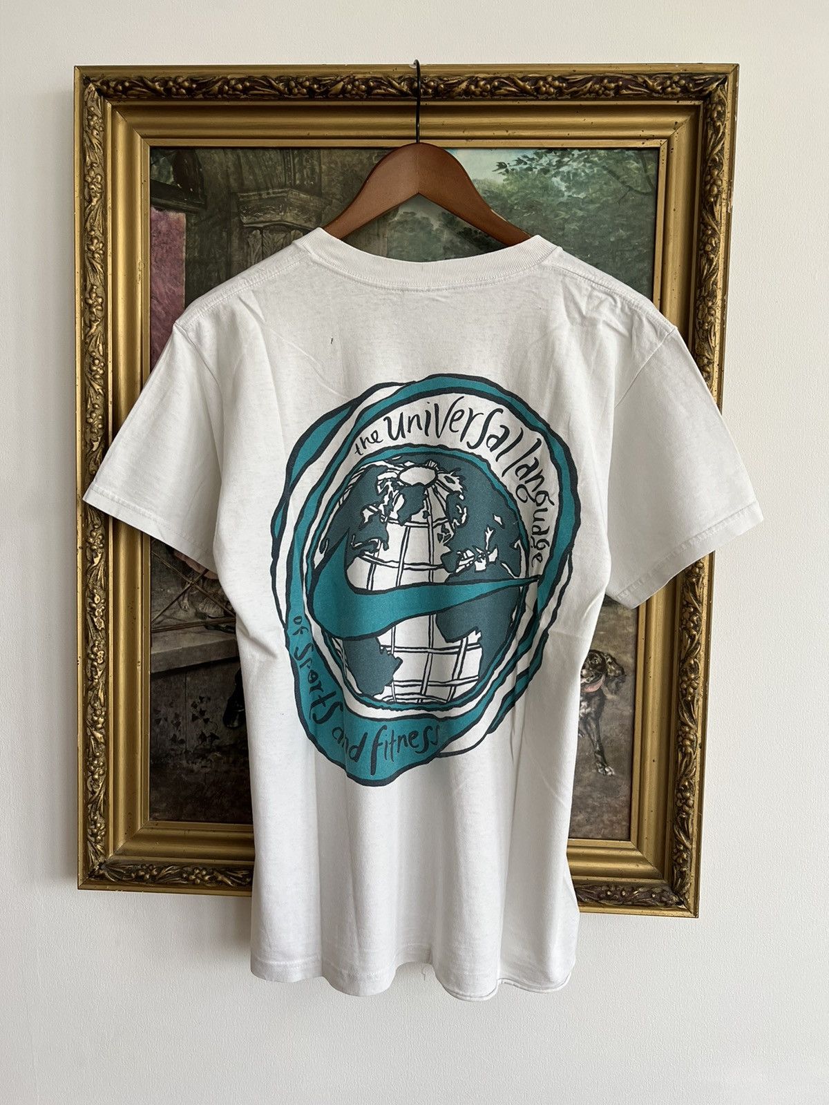Nike Vintage 90s Nike The Universal Language of Sports White Tee Size US S / EU 44-46 / 1 - 1 Thumbnail
