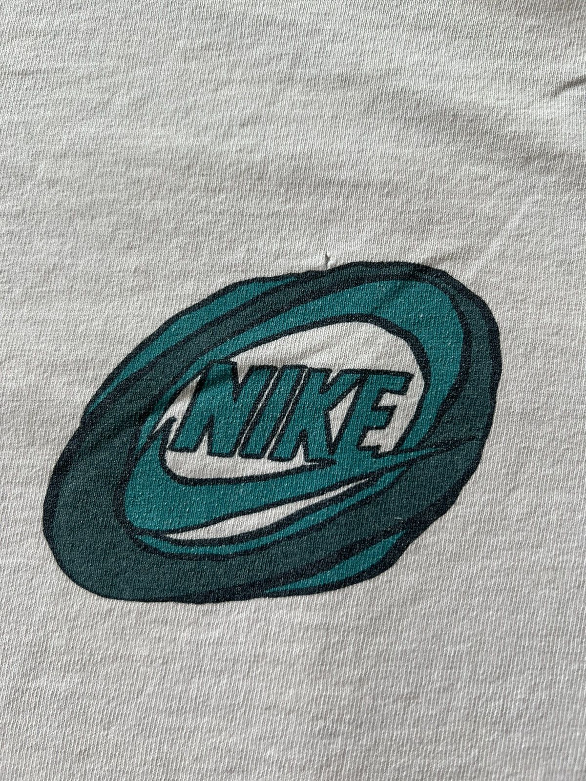 Nike Vintage 90s Nike The Universal Language of Sports White Tee Size US S / EU 44-46 / 1 - 5 Thumbnail