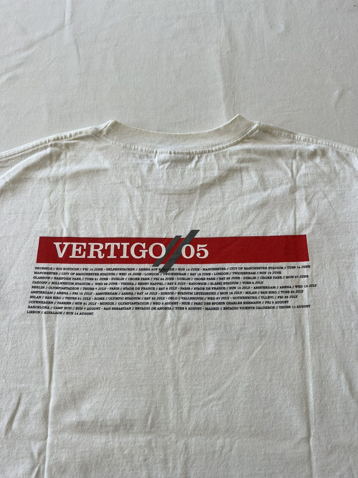 Band Tees Vintage 2005 U2 Vertigo White Tee (Pink Floyd Green Day) Size US M / EU 48-50 / 2 - 14 Thumbnail