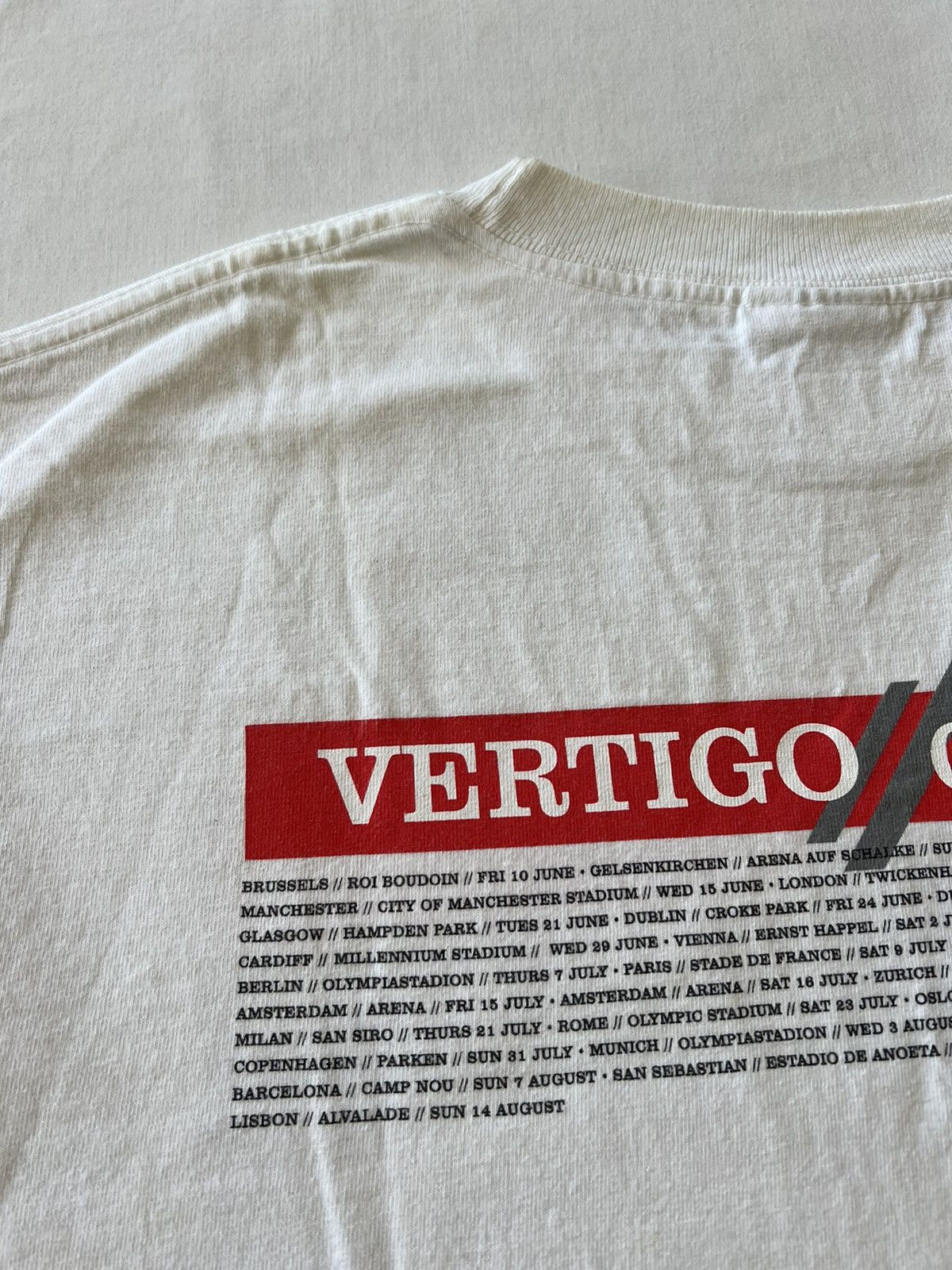 Band Tees Vintage 2005 U2 Vertigo White Tee (Pink Floyd Green Day) Size US M / EU 48-50 / 2 - 15 Thumbnail