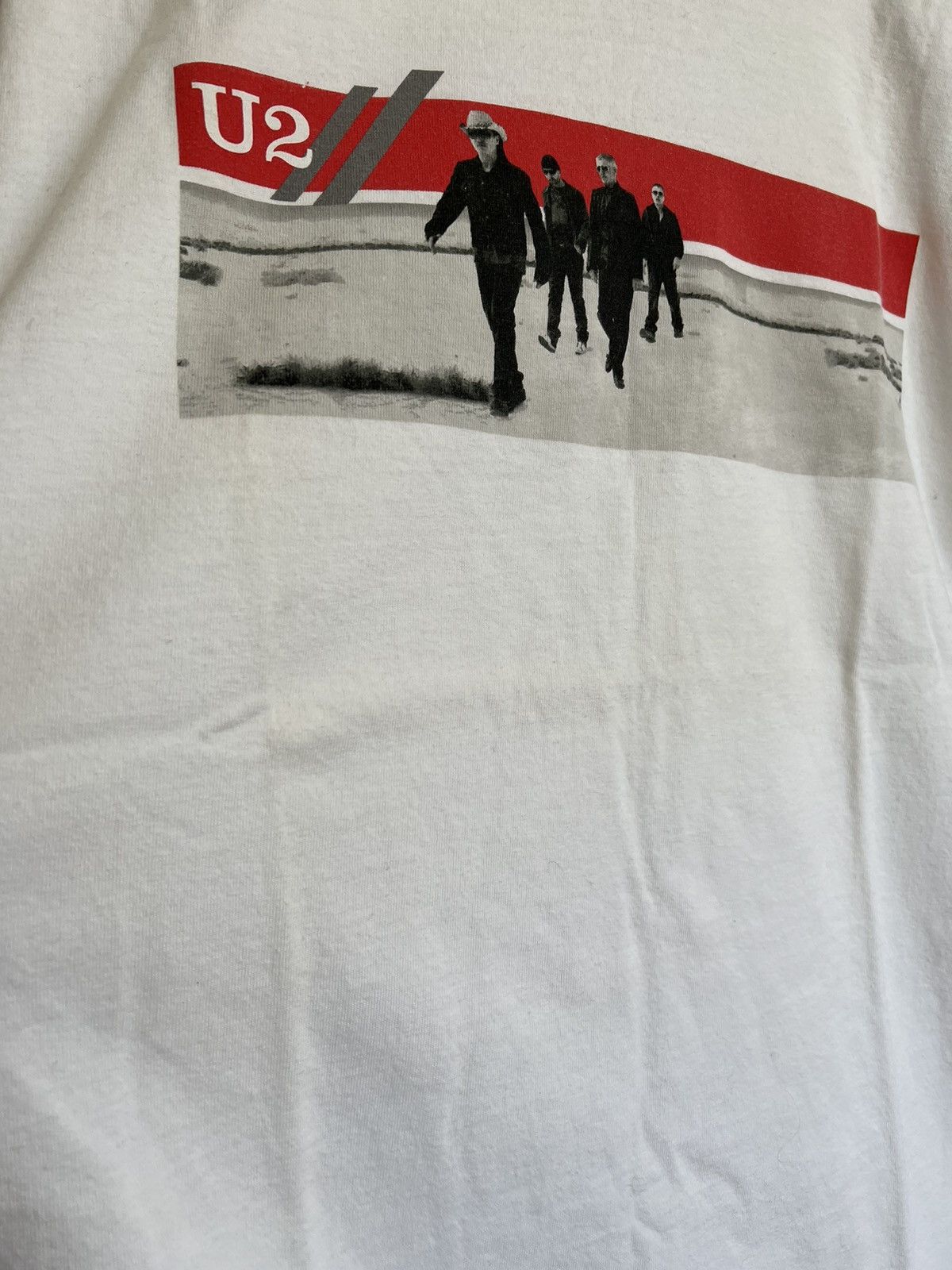 Band Tees Vintage 2005 U2 Vertigo White Tee (Pink Floyd Green Day) Size US M / EU 48-50 / 2 - 7 Thumbnail