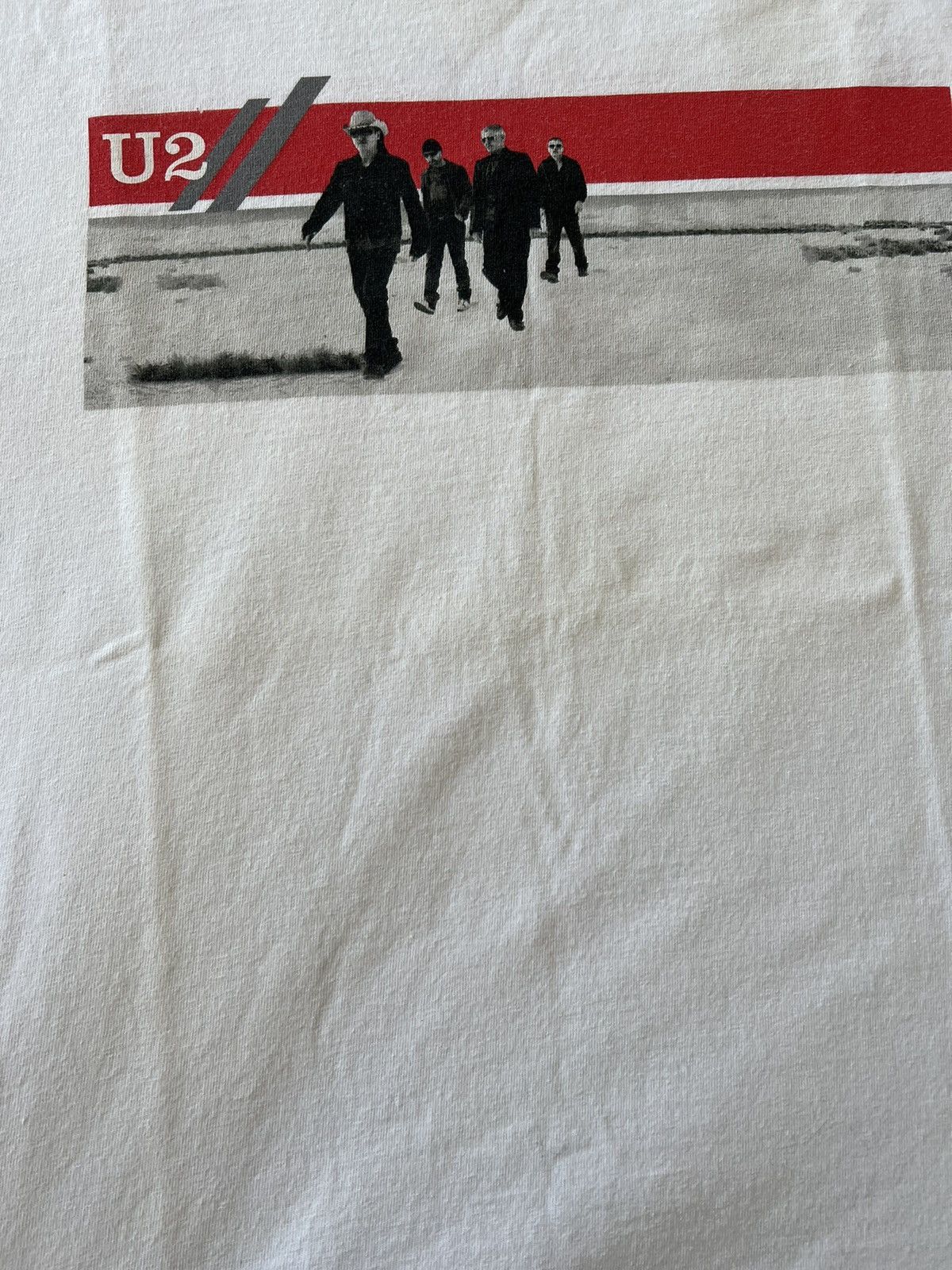 Band Tees Vintage 2005 U2 Vertigo White Tee (Pink Floyd Green Day) Size US M / EU 48-50 / 2 - 8 Thumbnail