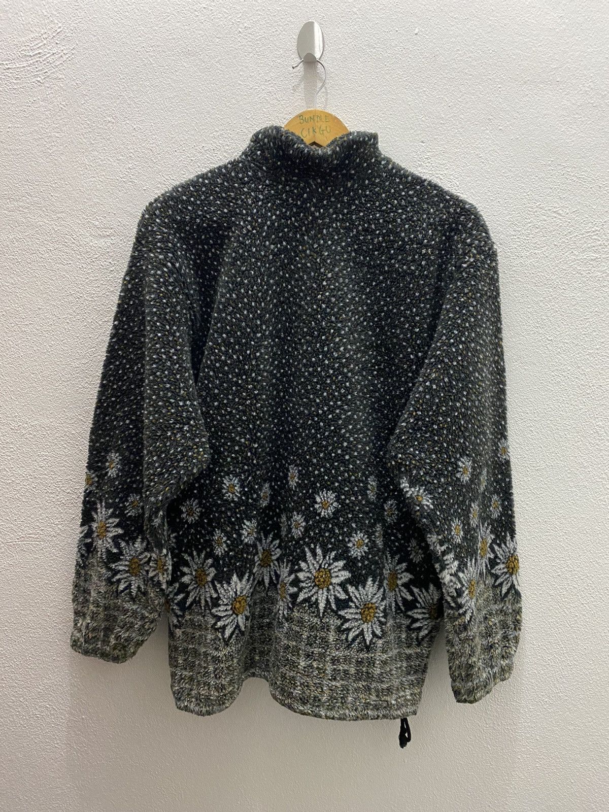 Designer GIRARDELLI - AUTRIA FLEECE FLOWER SWEATER Size US M / EU 48-50 / 2 - 6 Thumbnail