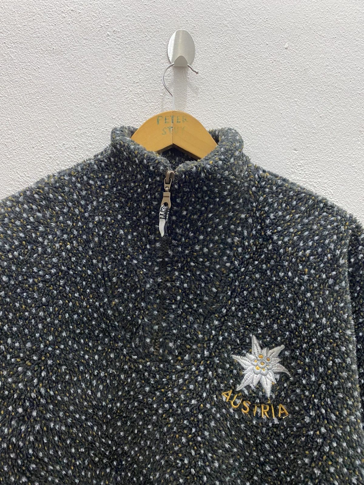 Designer GIRARDELLI - AUTRIA FLEECE FLOWER SWEATER Size US M / EU 48-50 / 2 - 3 Thumbnail