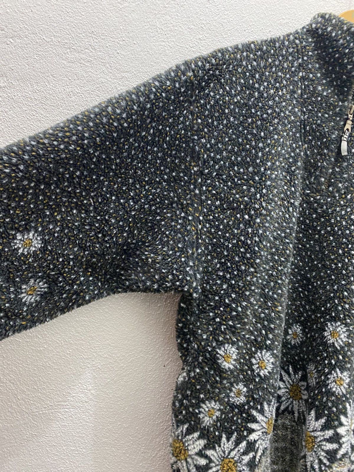 Designer GIRARDELLI - AUTRIA FLEECE FLOWER SWEATER Size US M / EU 48-50 / 2 - 9 Thumbnail