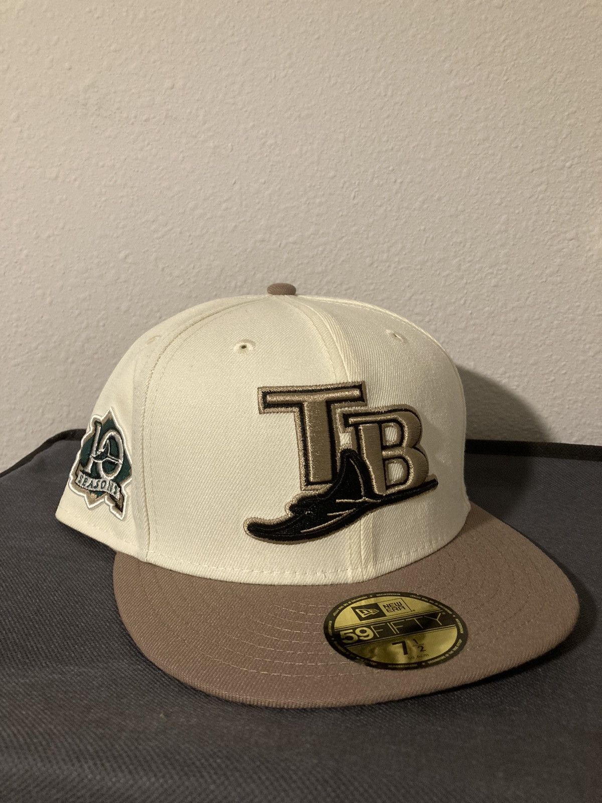 Size 7 1/2- Lids Hat Drop "Lights Out" Collection Tampa Bay Rays  New Era 59Fifty